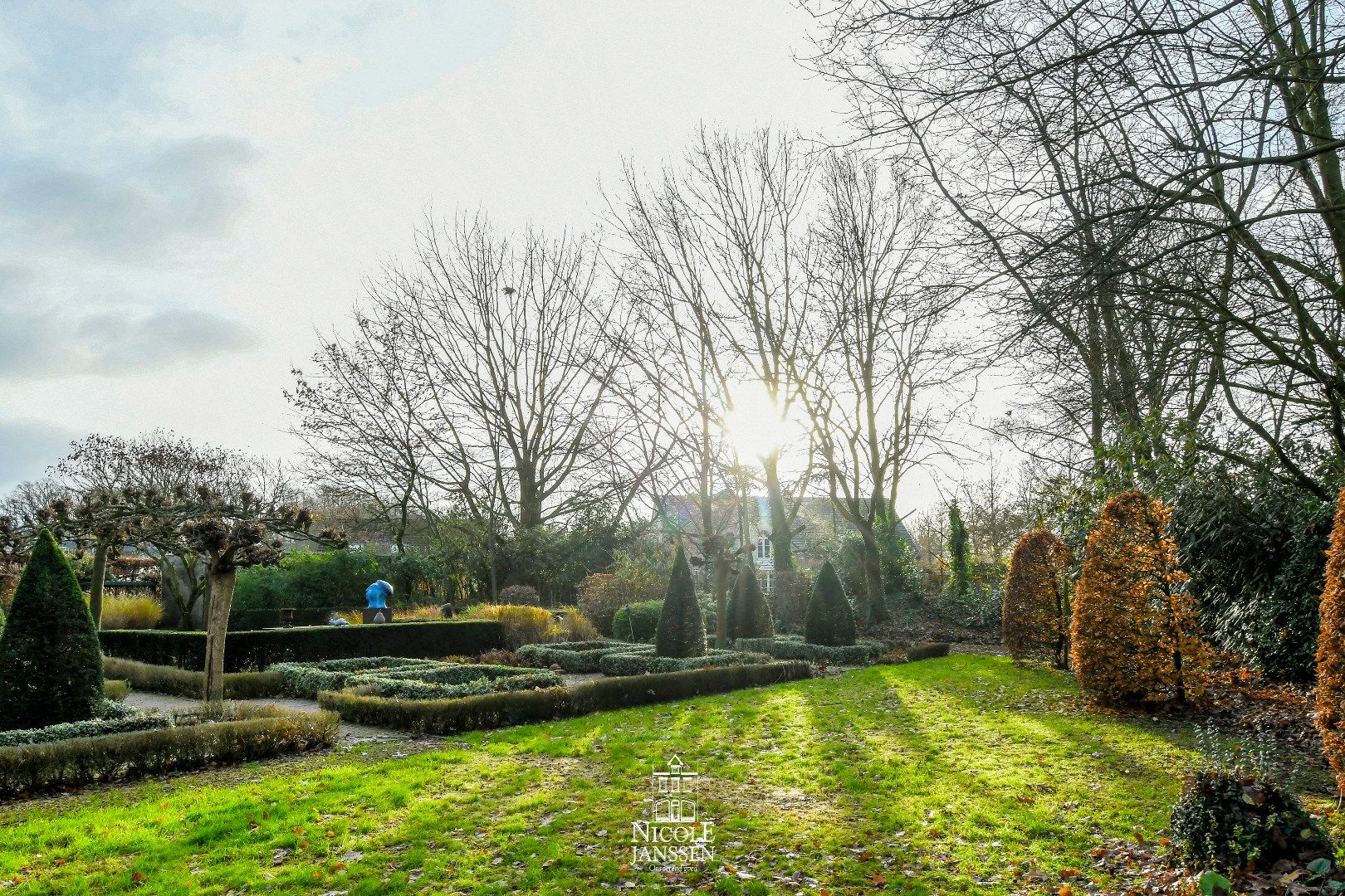 Ruime villa in landelijke stijl met zwembad foto 28