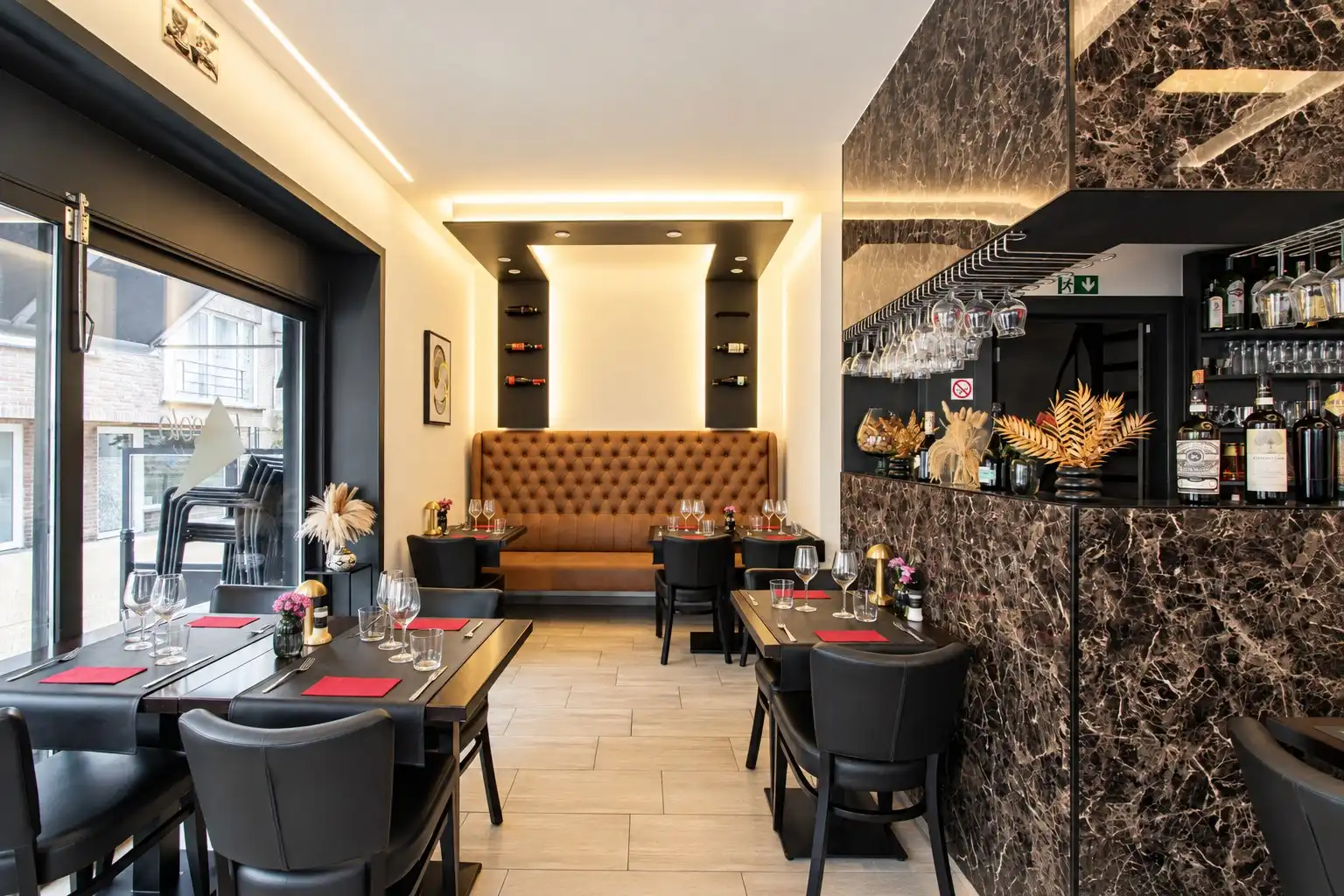 Verhuurd HOEK restaurant Kardinaal Mercierstraat 18 Heist te koop Bruto met bruto rendement van 7.85% foto 2