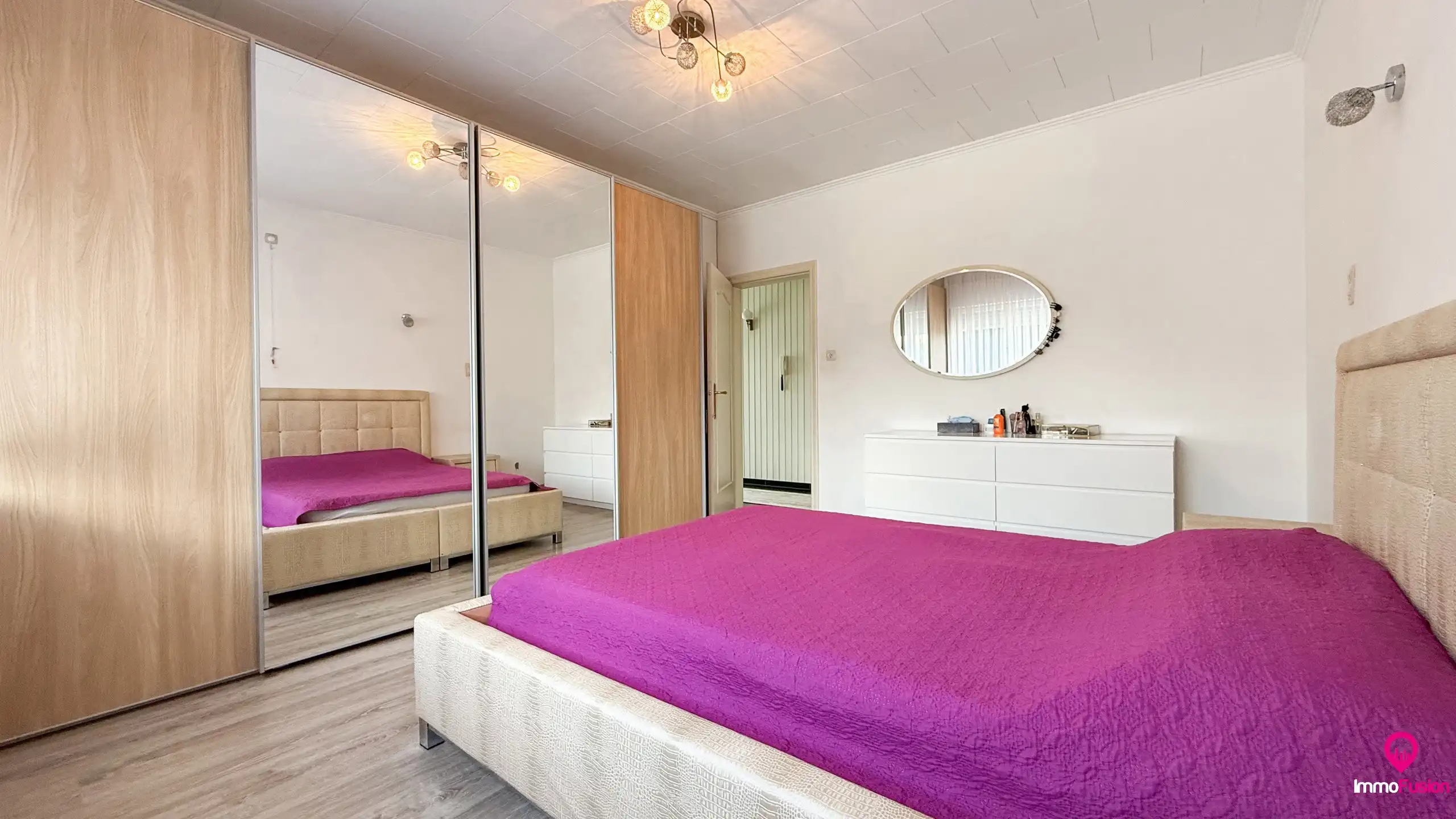 Instapklare, ruime woning met 6 slpks en enorme tuin op 26a! foto 21