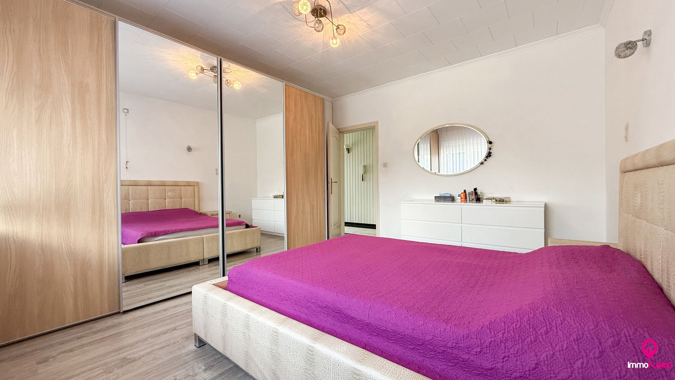 Instapklare, ruime woning met 6 slpks en enorme tuin op 26a! foto 21