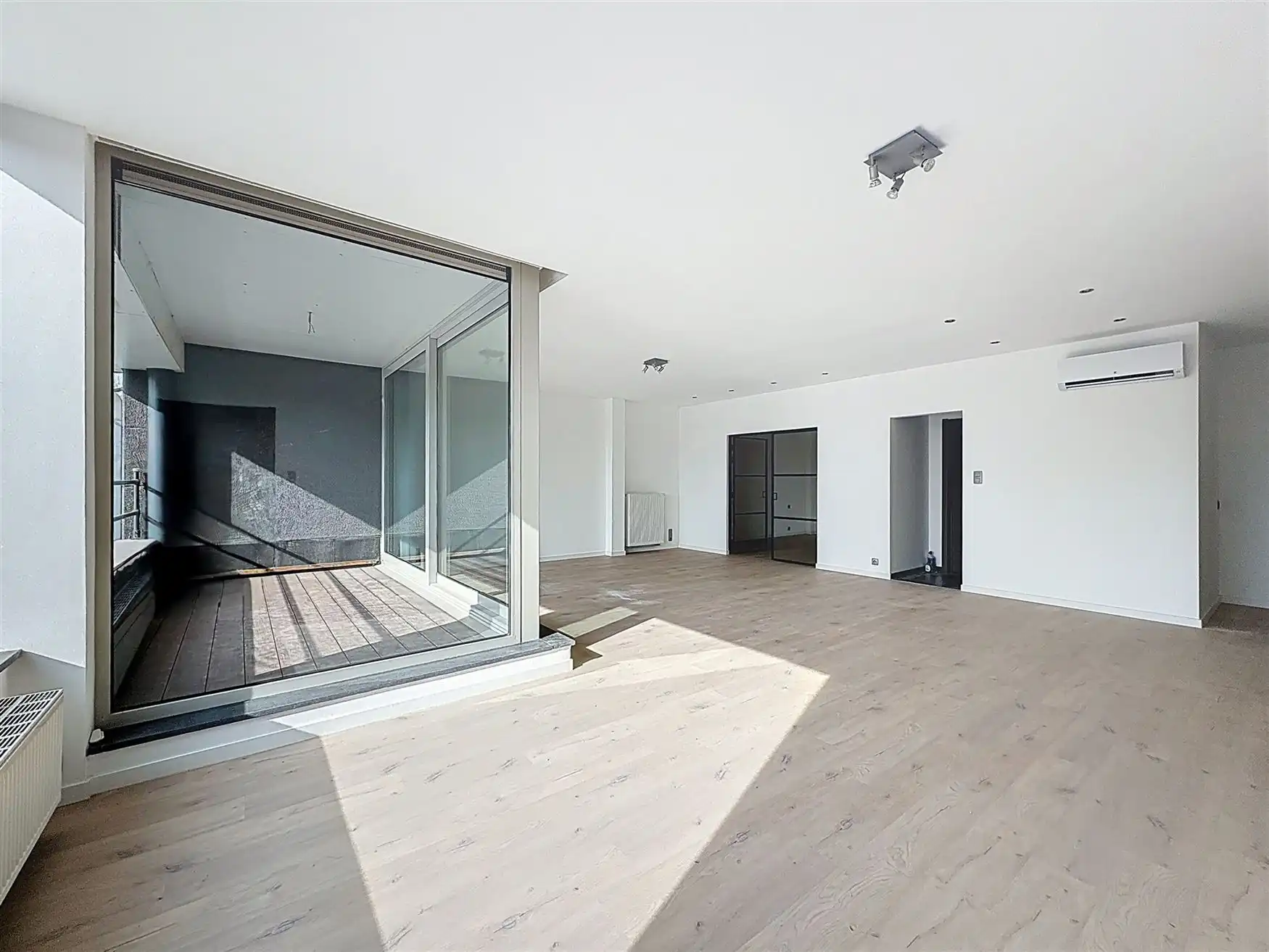 Functionele kantoorruimte foto {{pictureIndex}}