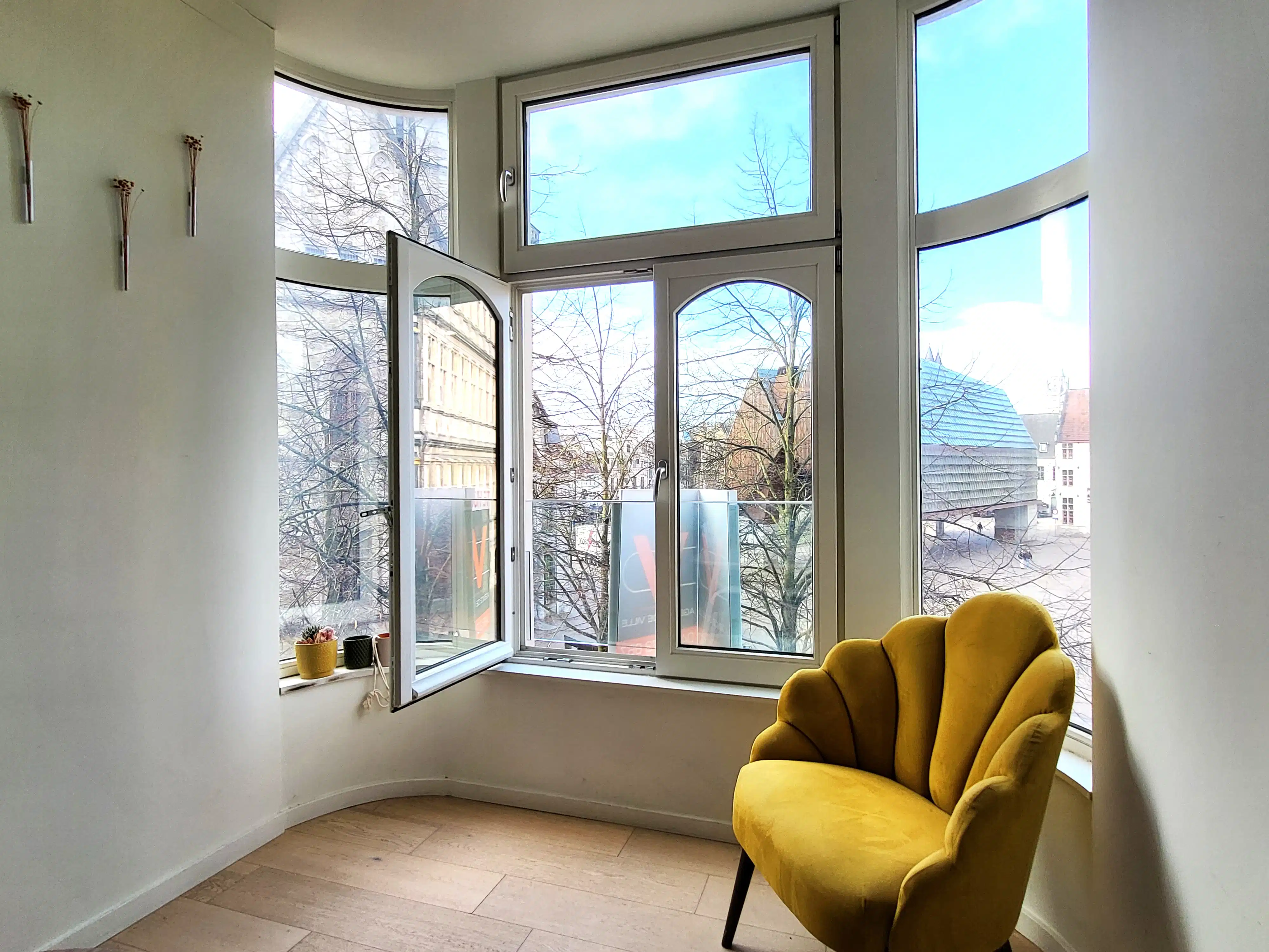 Prachtig energiezuinig appartement met 1 slaapkamers en inpandig balkon, in het centrum van de Stad Gent.  foto 4