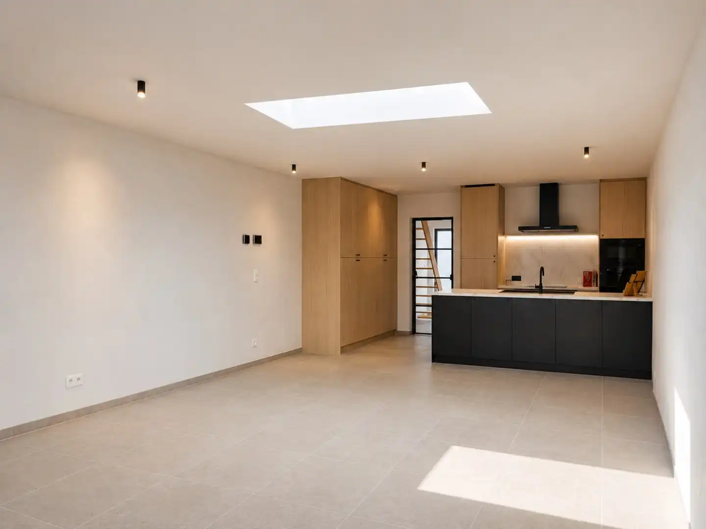 Instapklare woning te Kuurne met 3 slaapkamers, zijweg, oprit en zoveel meer! foto 3