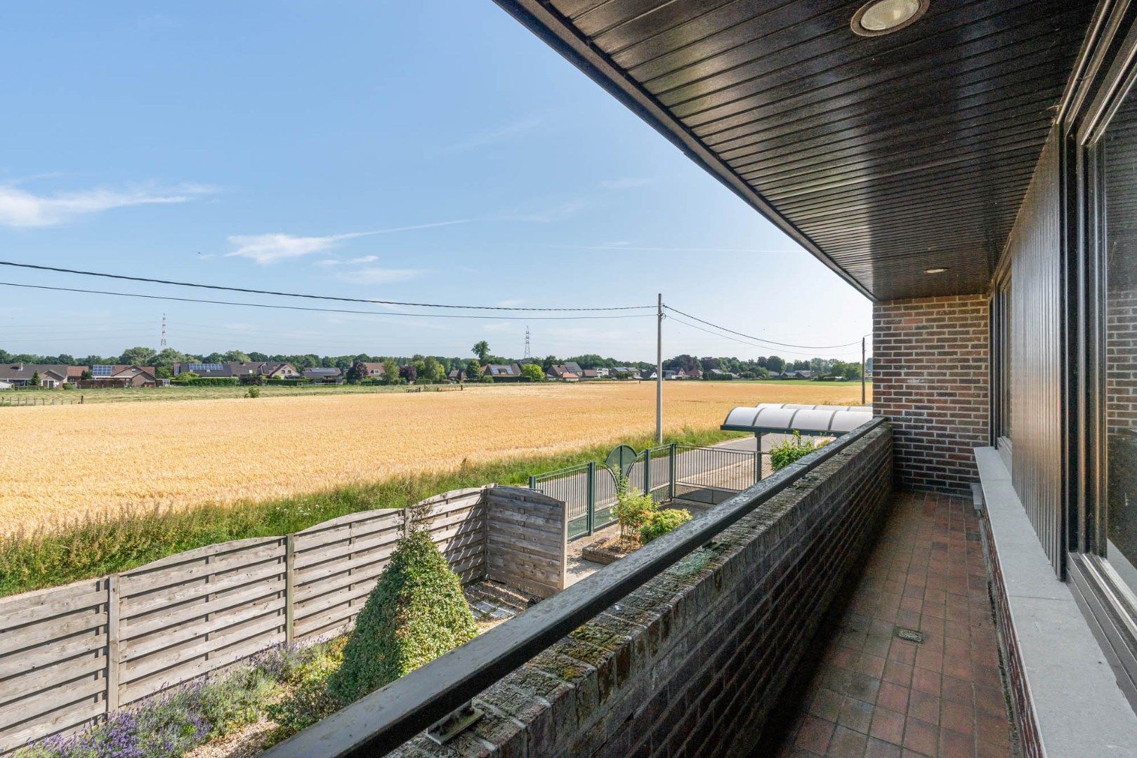 Multifunctioneel gebouw bestaande uit een woning, een winkel en een magazijn/werkplaats gelegen op een rustige locatie te Voorshoven! foto 14