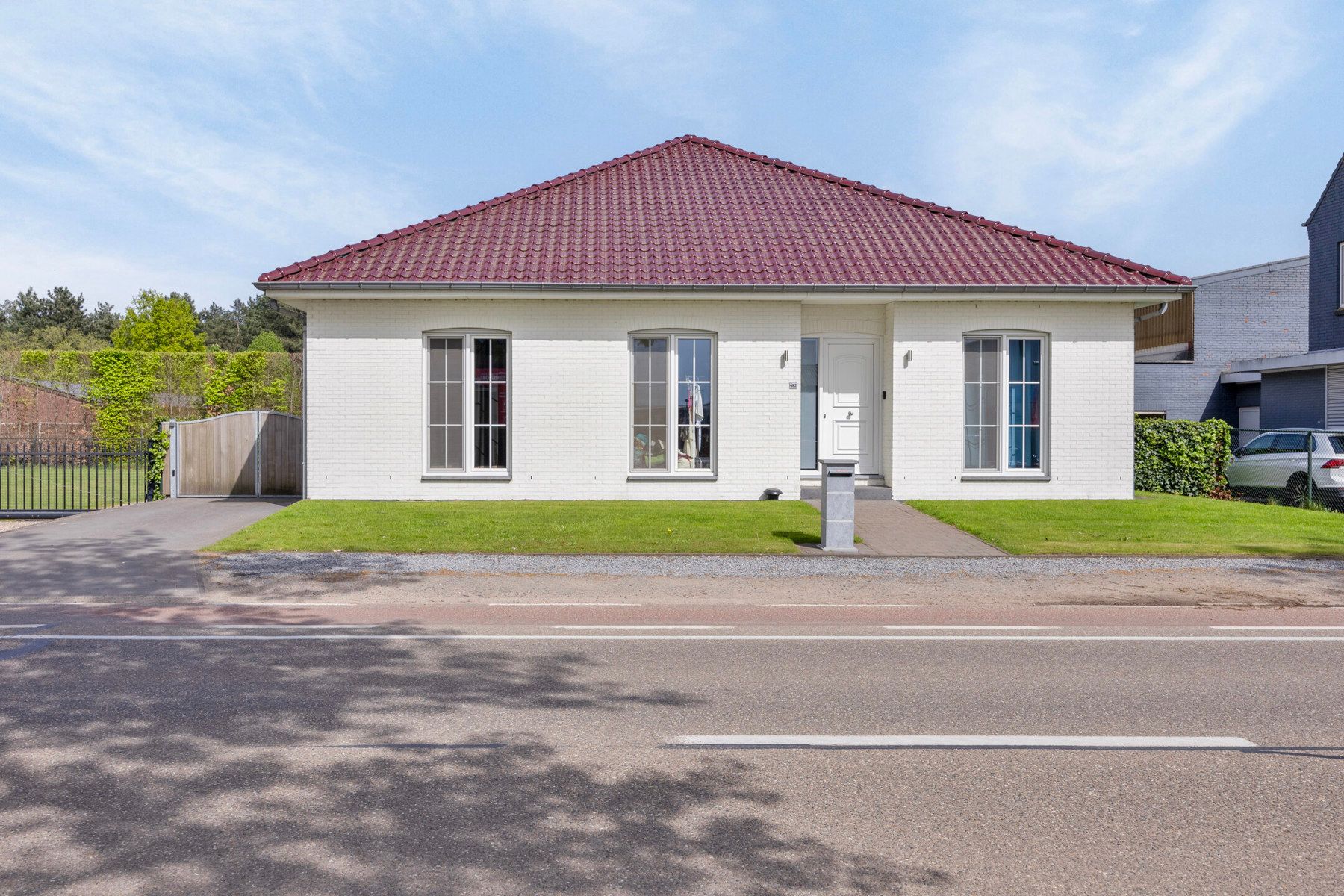 Vrijstaande woning met 5 slaapkamers in Molenbeersel.  foto 2