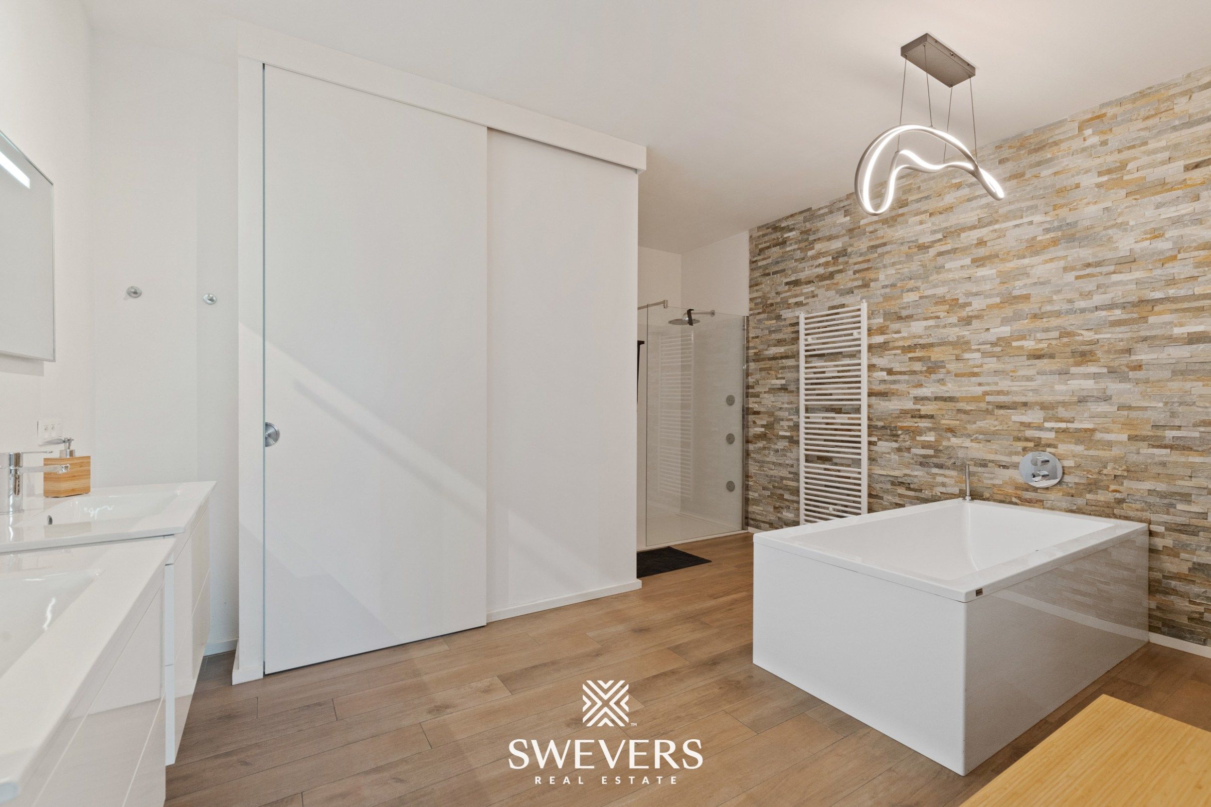 Moderne woning (236 m²) met 4 slaapkamers en dakterras foto 16