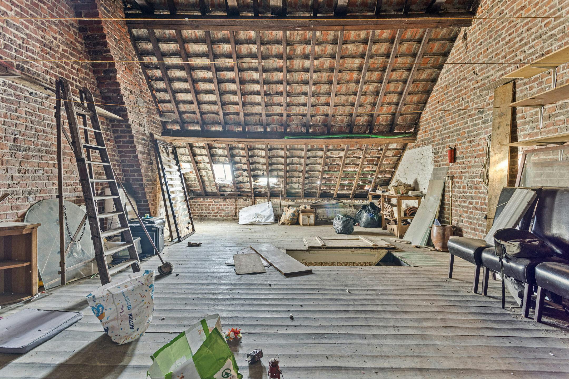 Huis te koop in Ieper met 3 kamers, tuin en garage foto 23