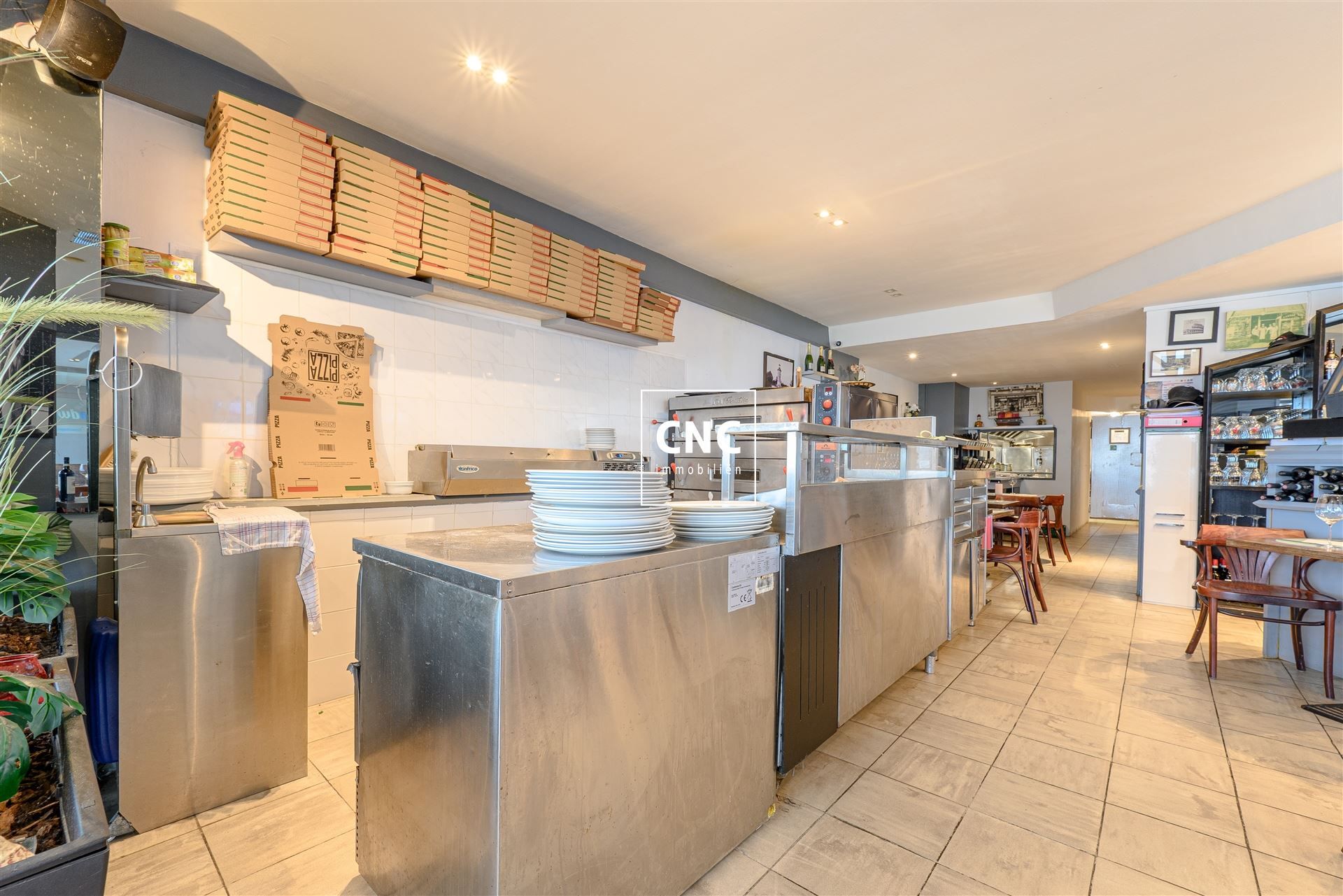 Zeer ruim en instapklaar handelspand aan Zeedijk-Heist foto 6