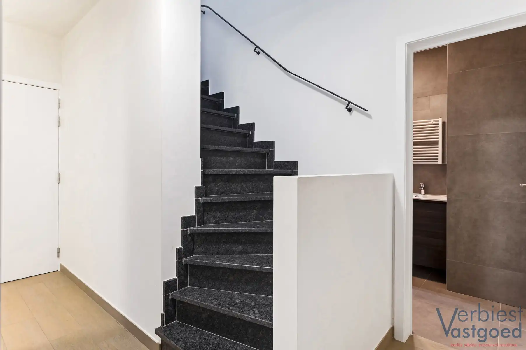Luxueus en energiezuinig duplexappartement te huur in hartje Ekeren foto 9