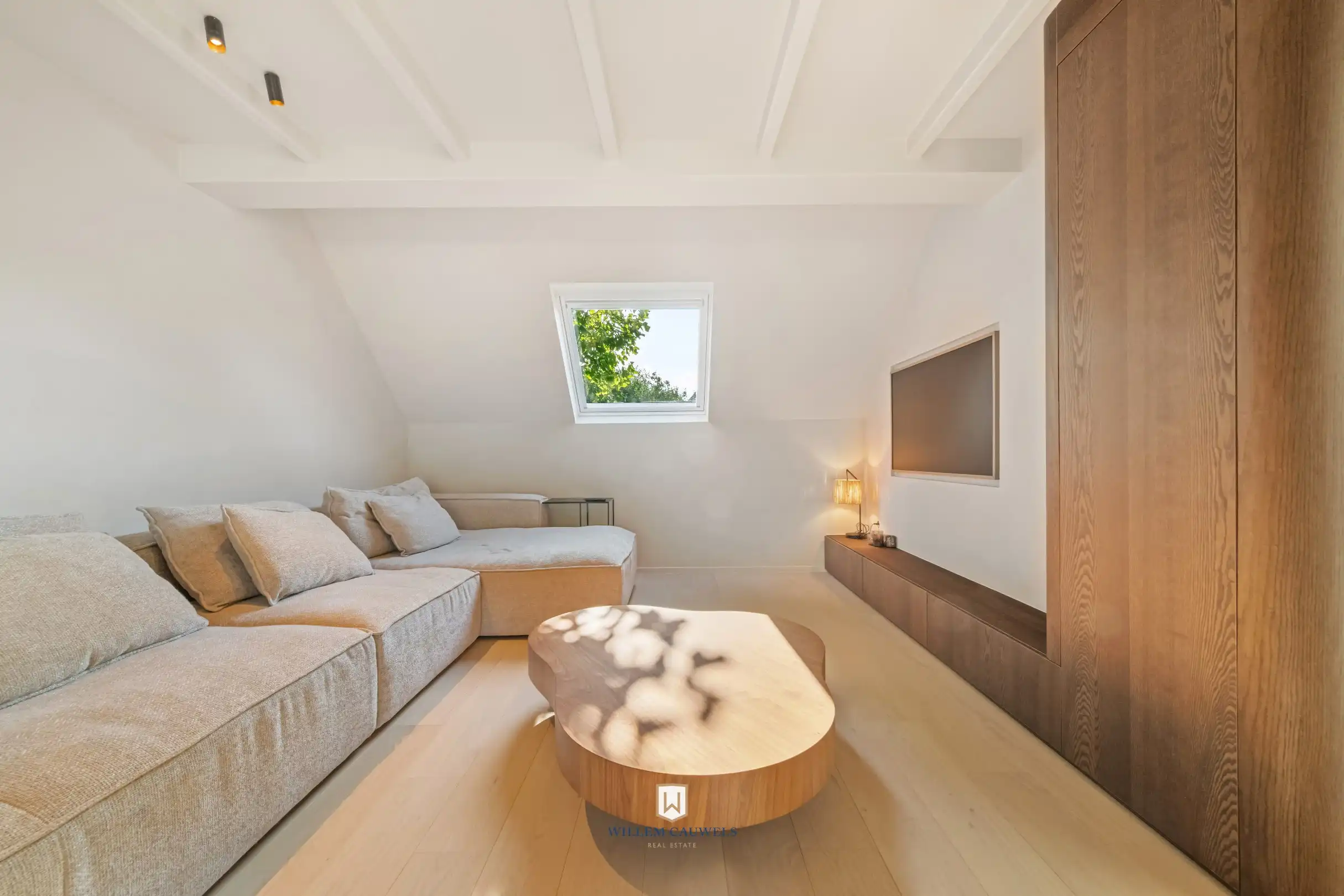 Alleenstaande villa met mooie tuin te Knokke foto 8