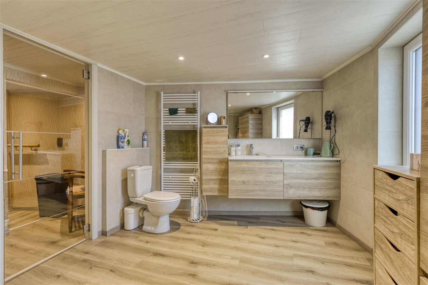 Rustig gelegen woning met garage foto 17