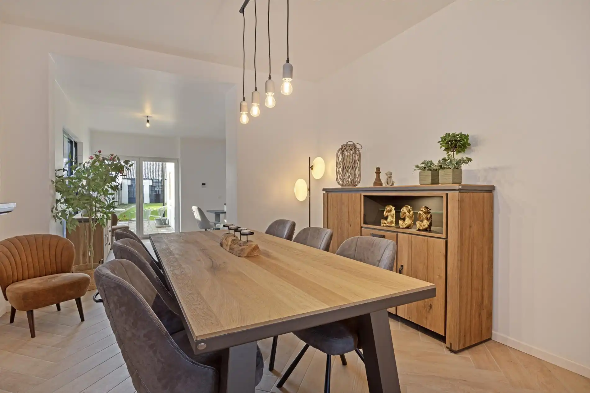 Gerenoveerde woning met 4/5 slaapkamers en ruim bijgebouw in het centrum van Olmen ! foto 8