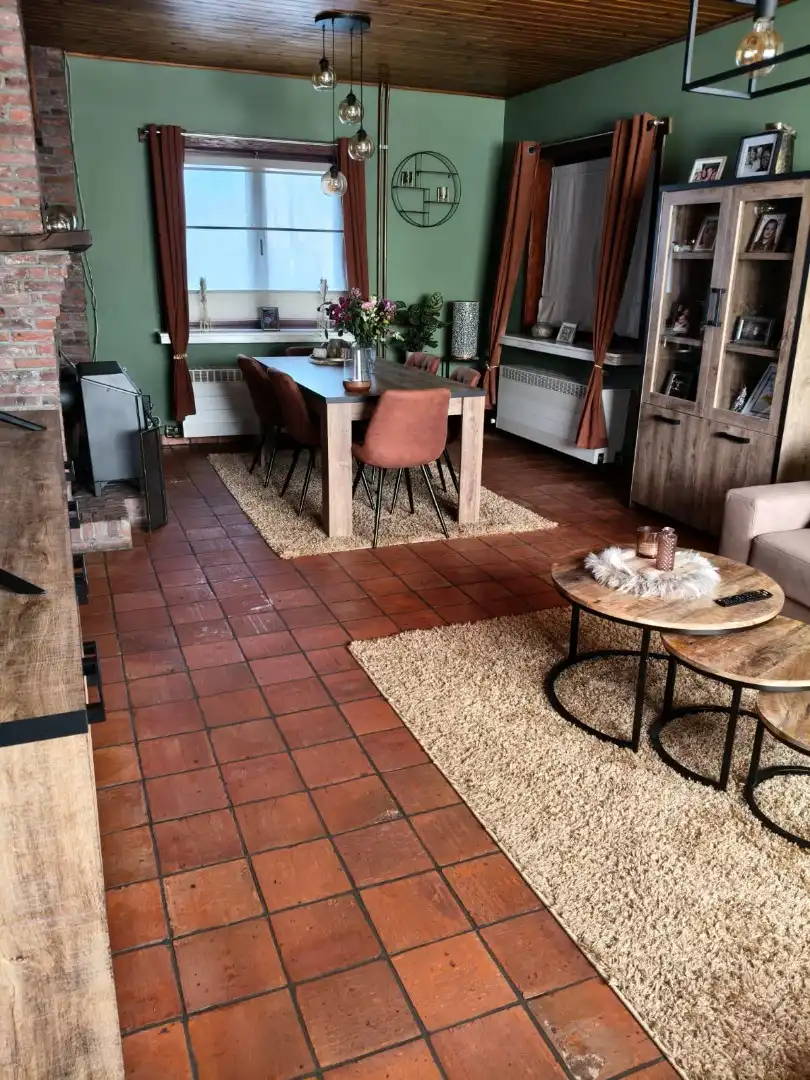 Ruime woning met 4 slaapkamers en garage en carport en tuin foto 5