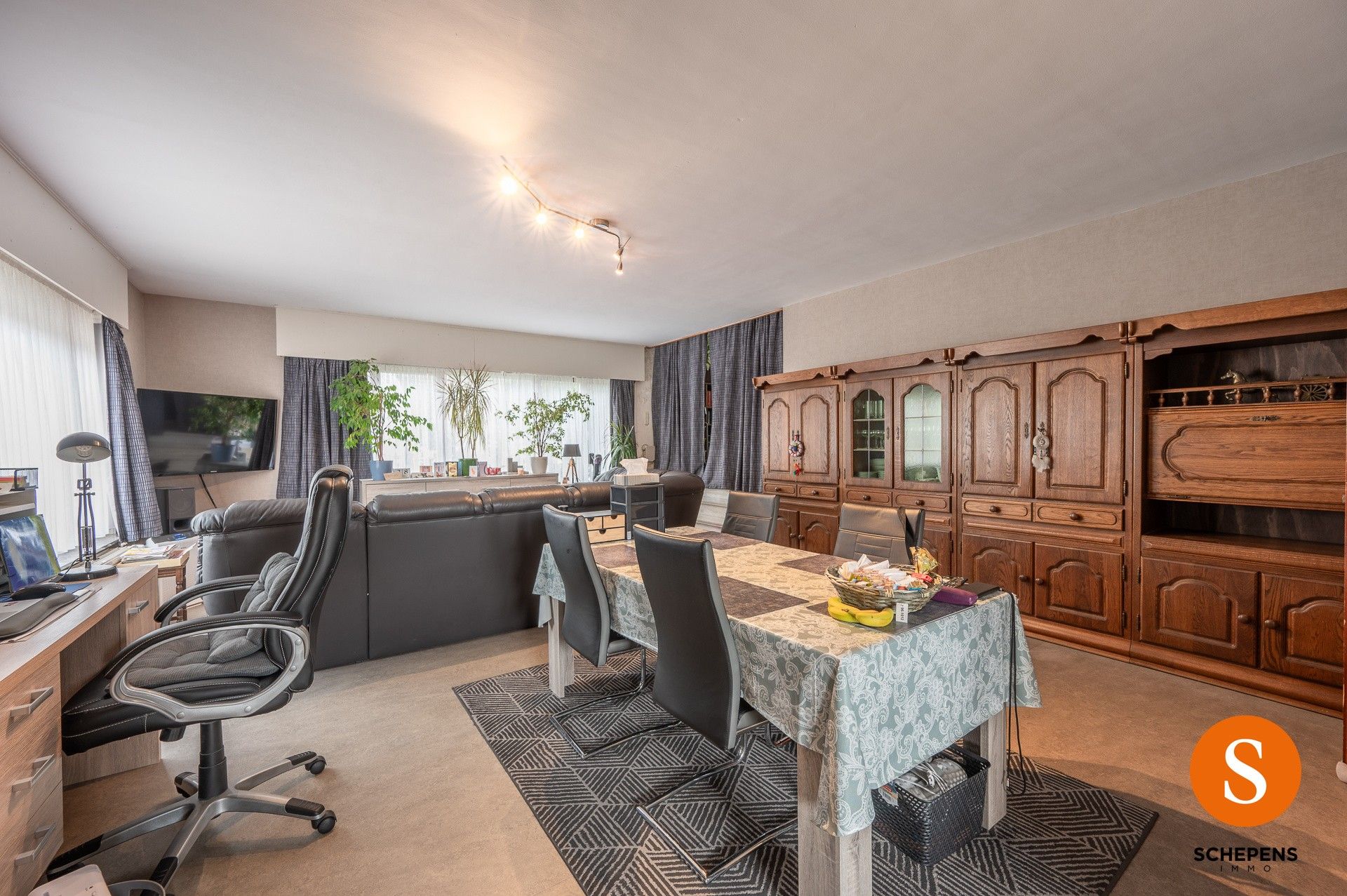 Halfopen bebouwing in het centrum van Wenduine. foto 4