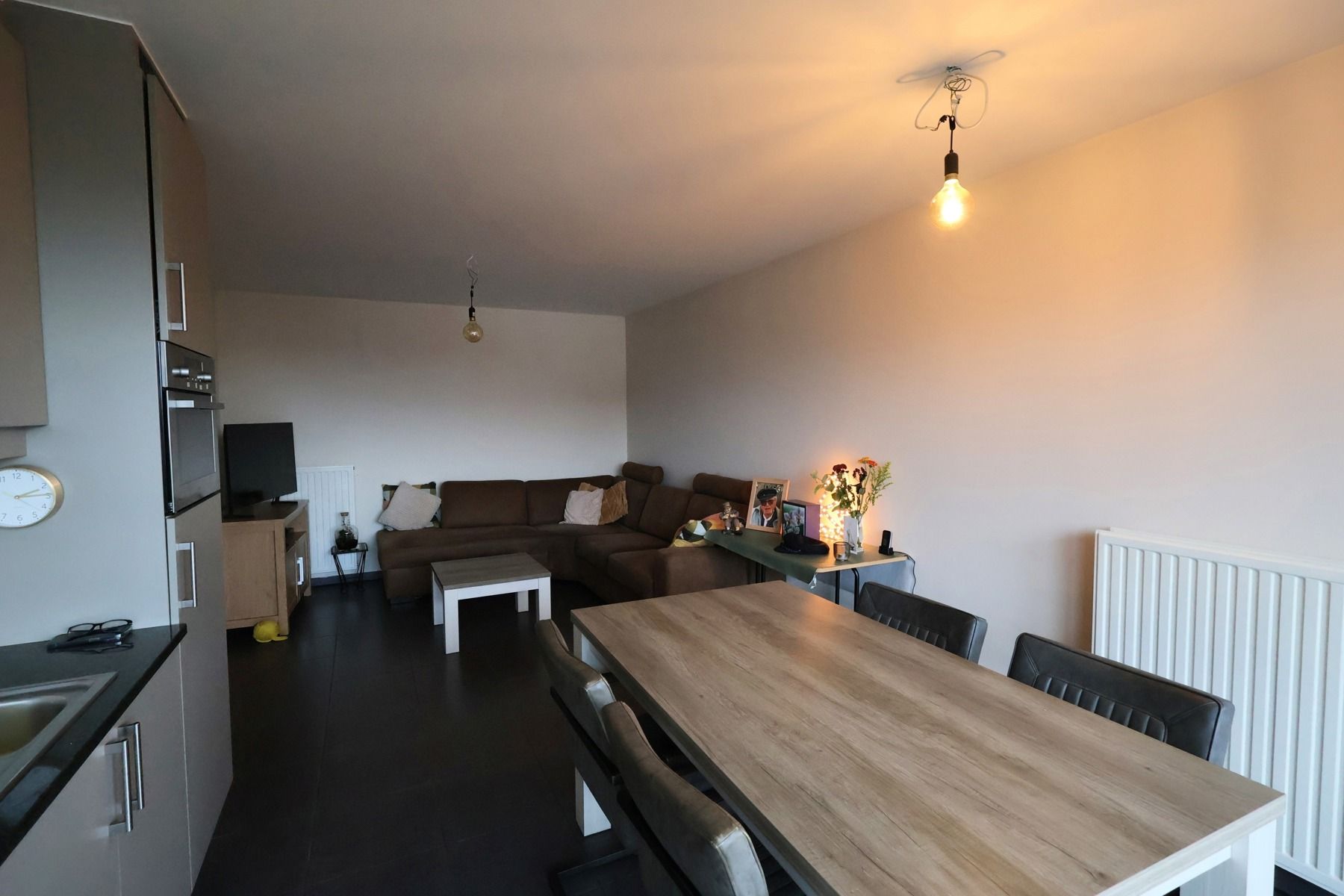 Appartement op de 2de verdieping met terras, kelderberging en autostaanplaats. foto 4