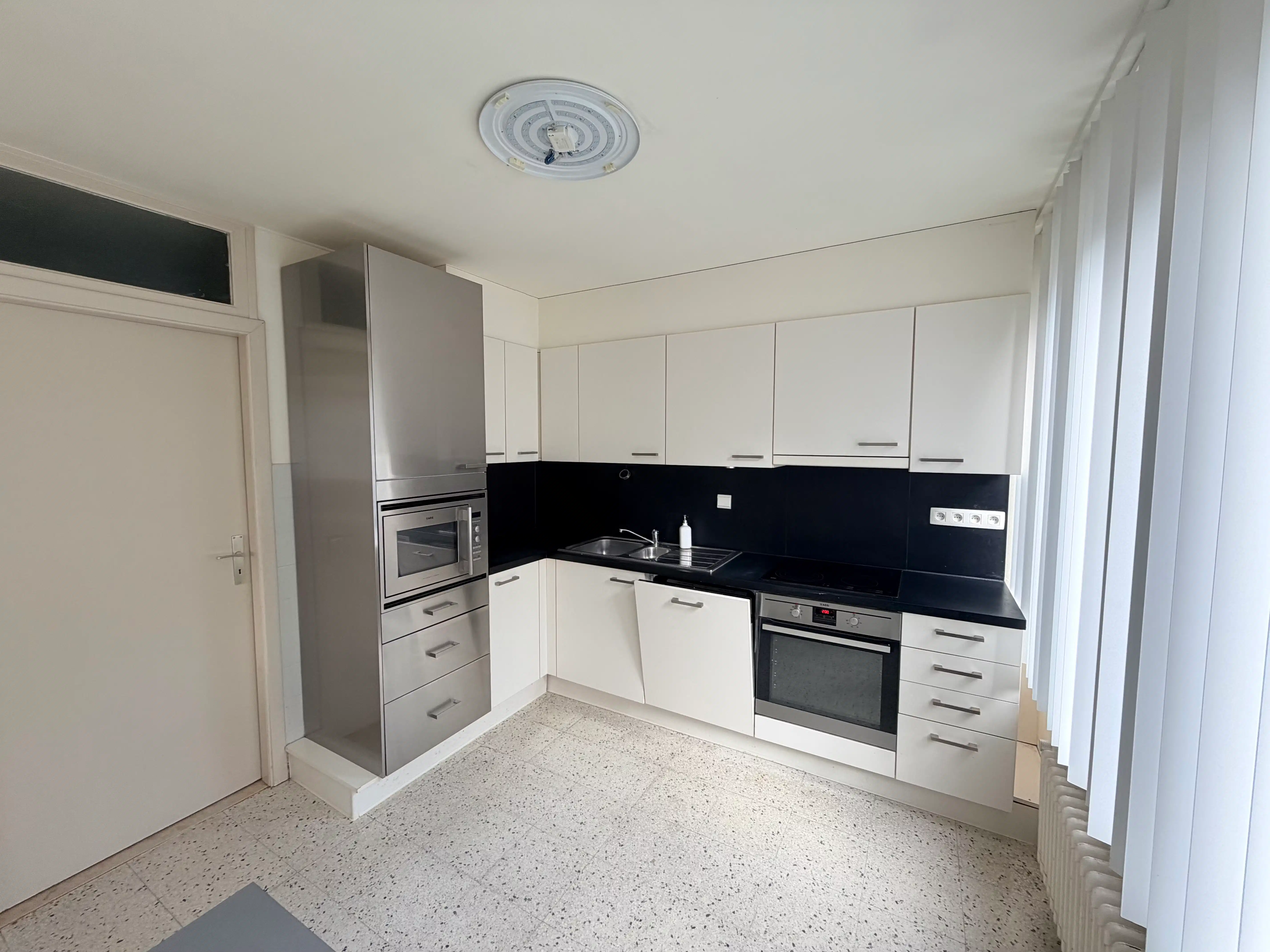 Genk-Bret, Zagerijstraat 35 bus 3: Instapklaar appartement met 3 slaapkamers in een rustige omgeving met een vlotte bereikbaarheid. foto 7