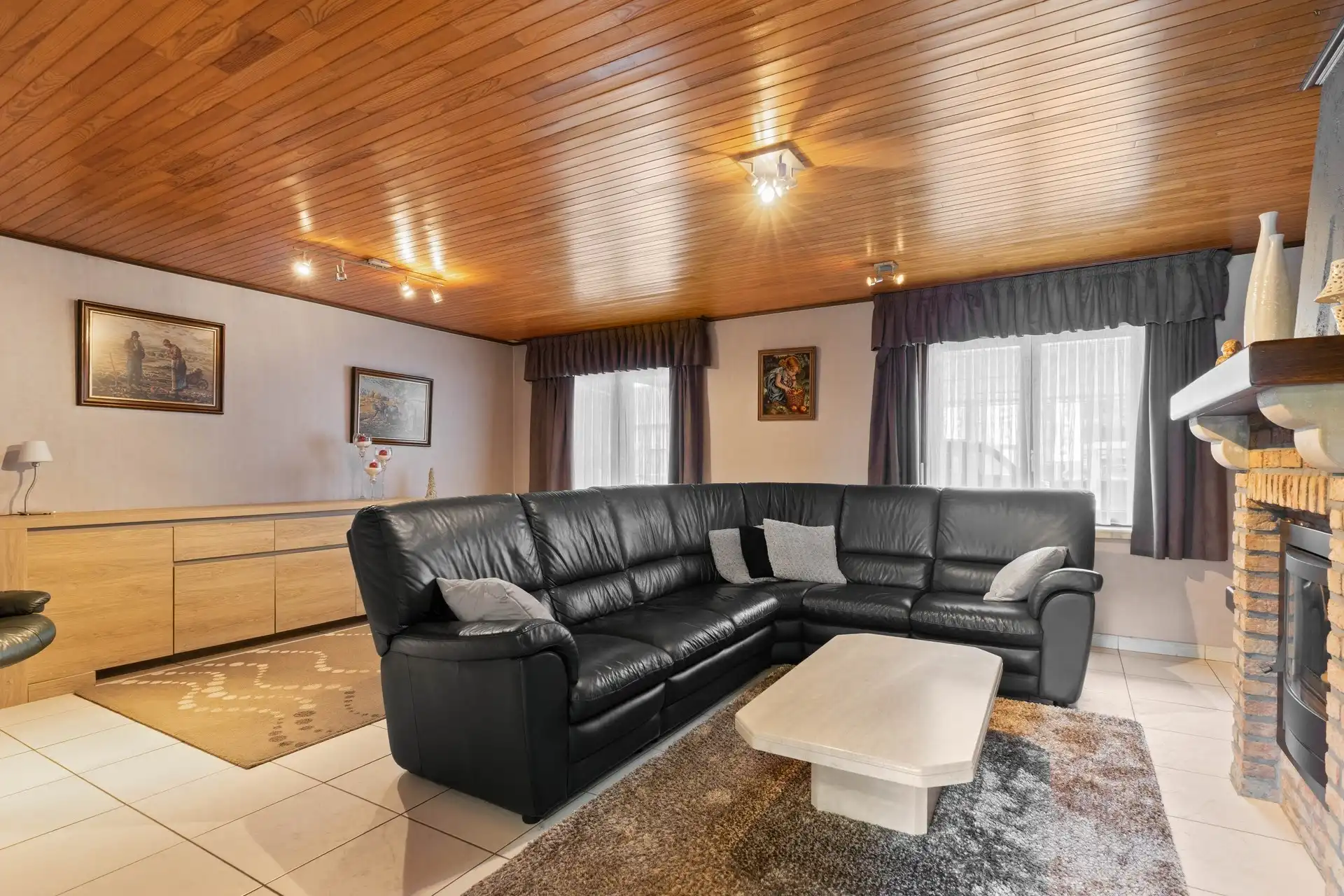 2 Vergunde magazijnen, showroom en woning op een ruim perceel foto 13