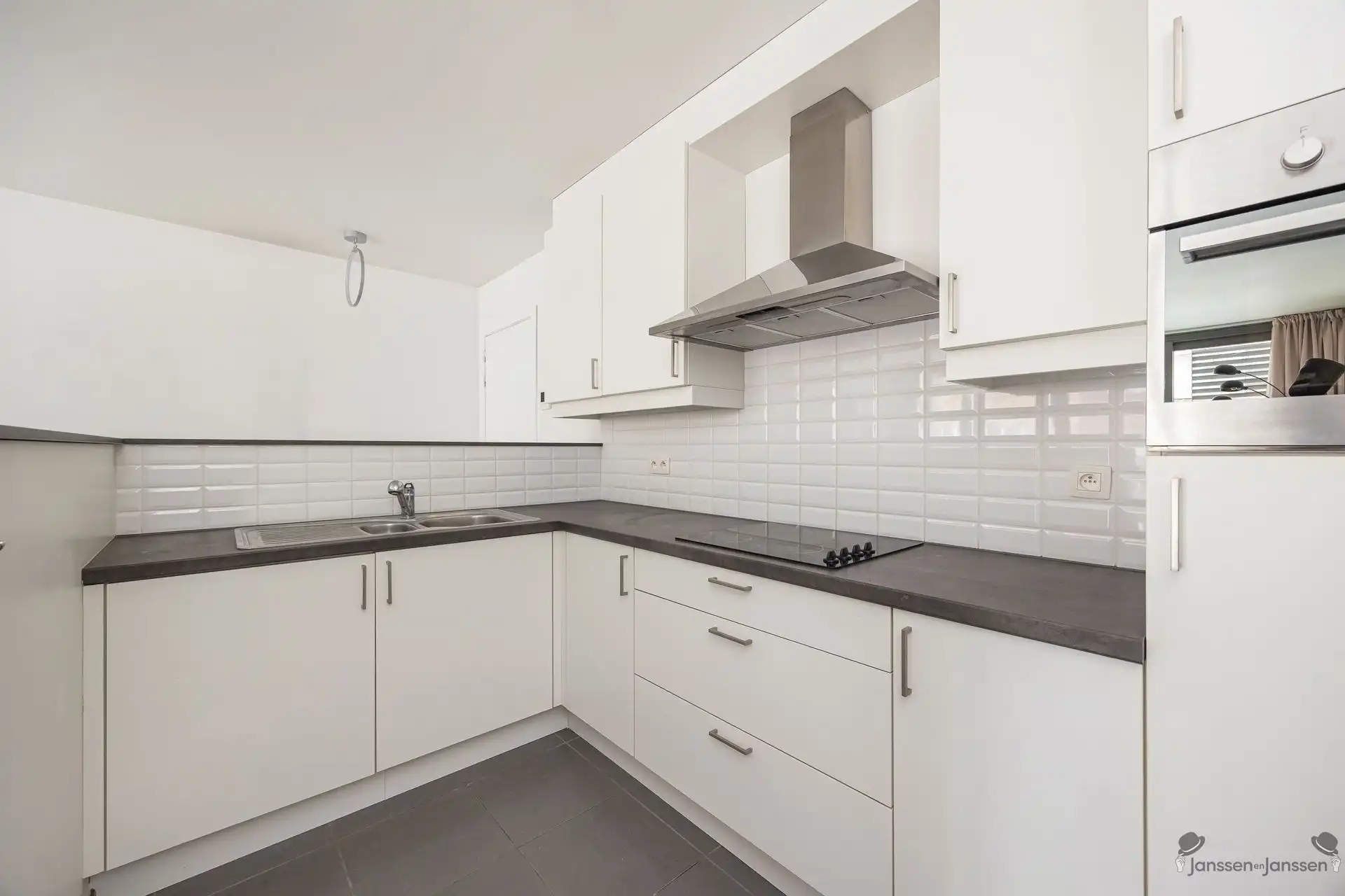 Instapklaar appartement in centrum Brasschaat foto 3