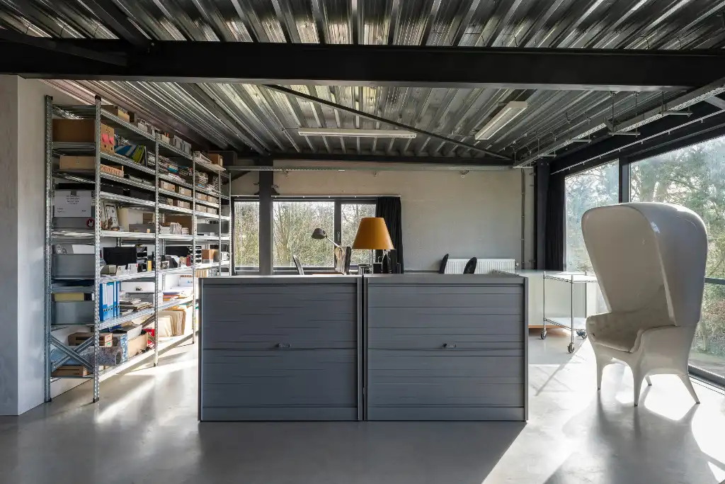 Verkoop via aandelen: Karaktervol atelier, kantoor en/of opslagruimte van ca. 300 m² in Sint-Amandsberg foto 9