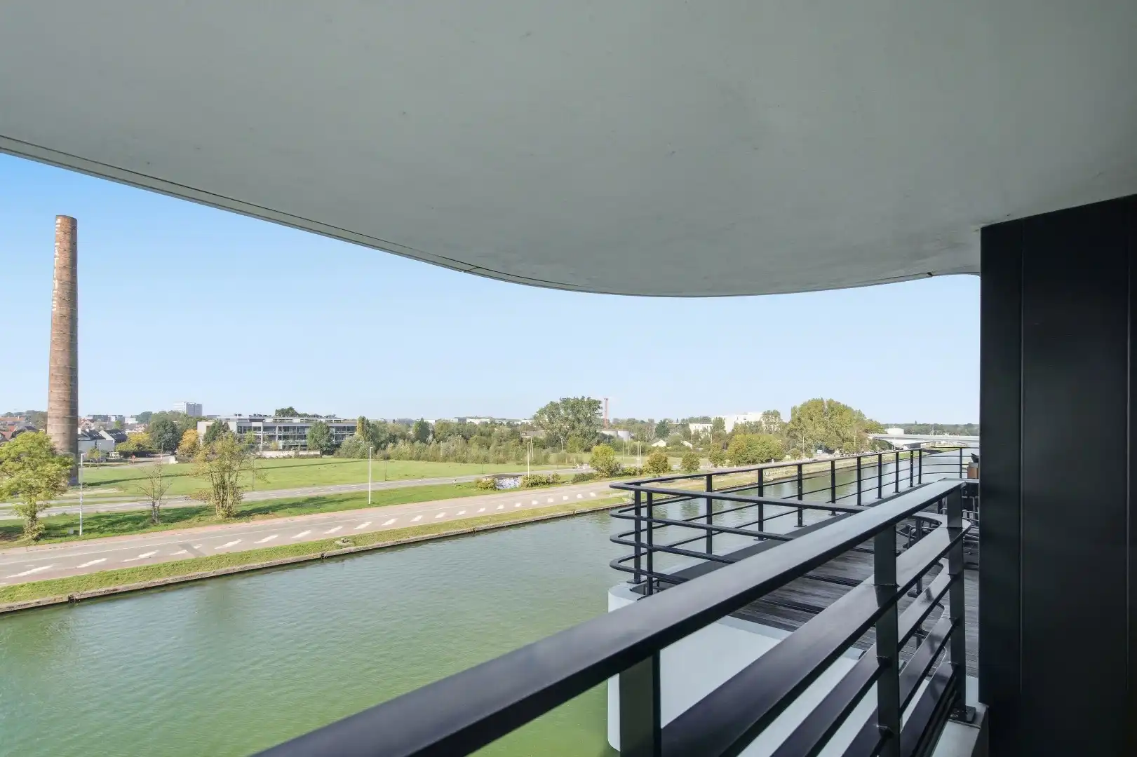 Exclusief wonen met een uniek zicht op het Albertkanaal foto 8