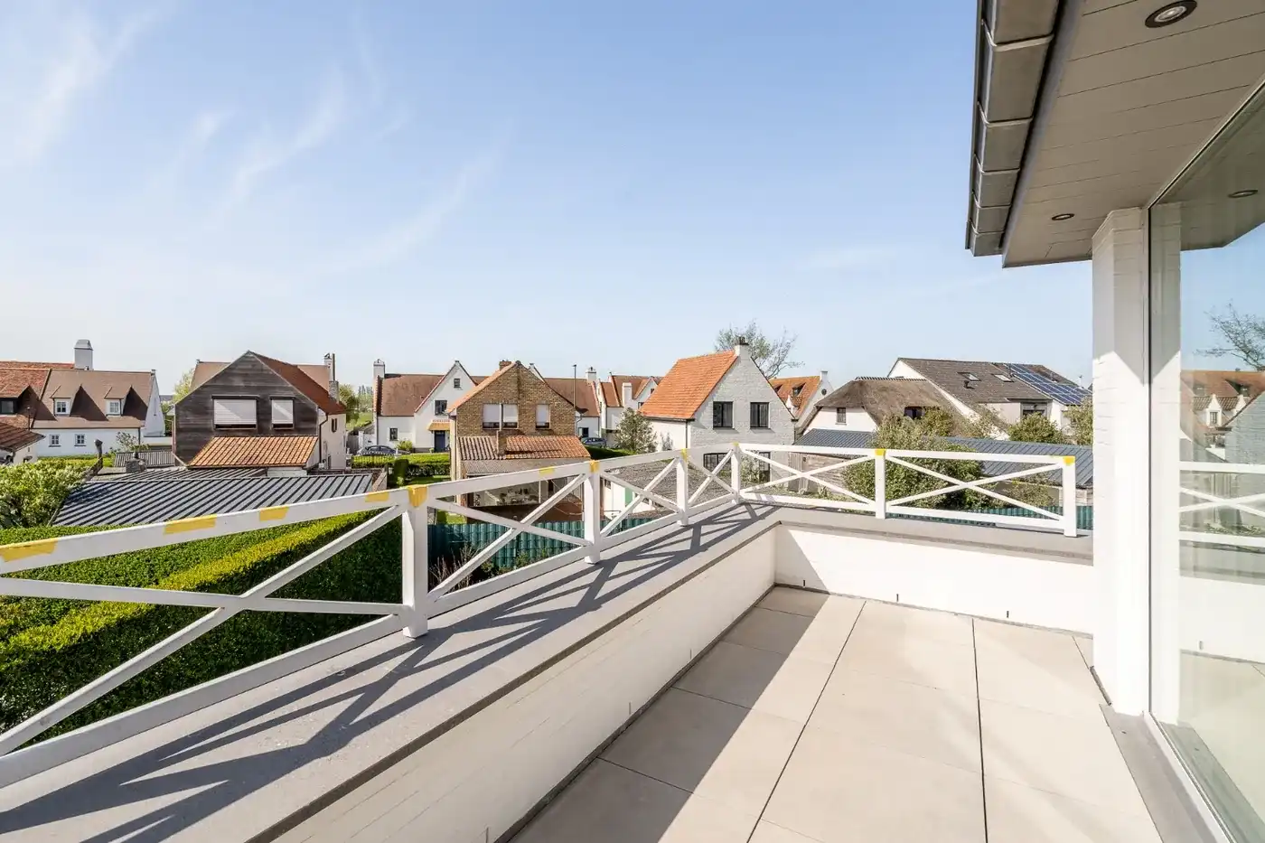 Uitzonderlijke luxueuze villa met zwembad in een rustige doodlopende straat op fietsafstand van het centrum  foto 11