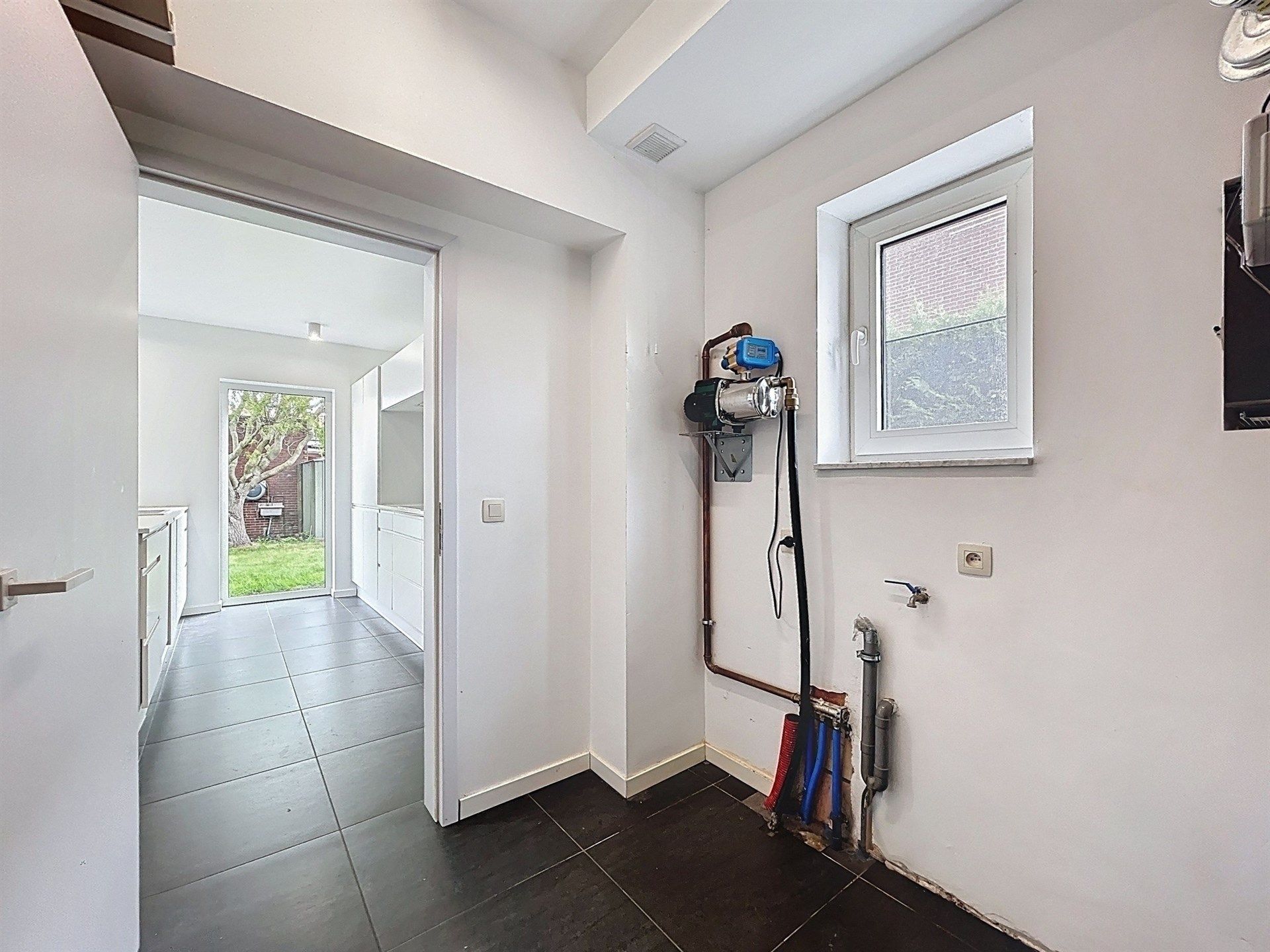 Energiezuinige half-open bebouwing met 4 slp en gezellige tuin foto 6