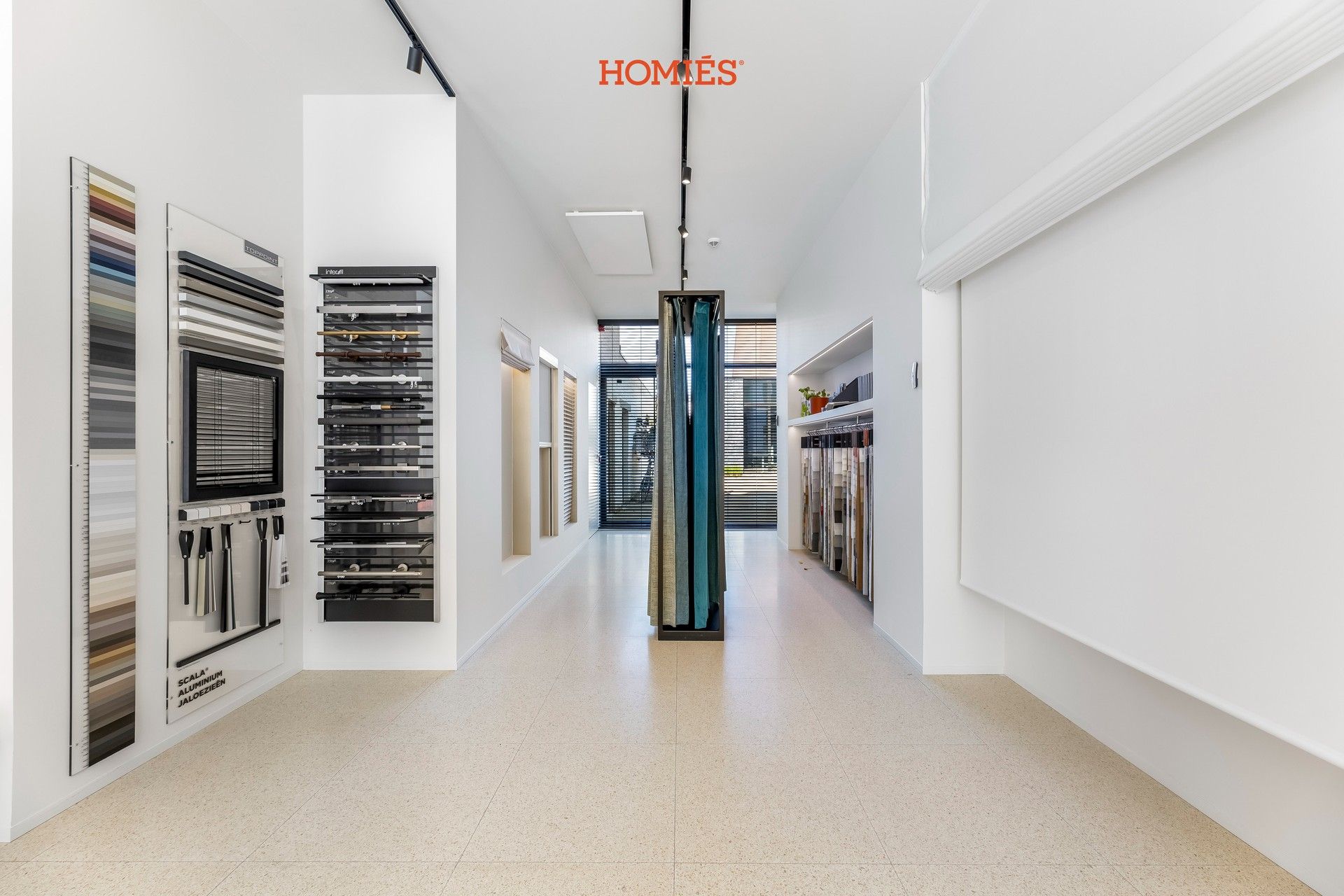 Ruime handelsruimte op toplocatie foto 9