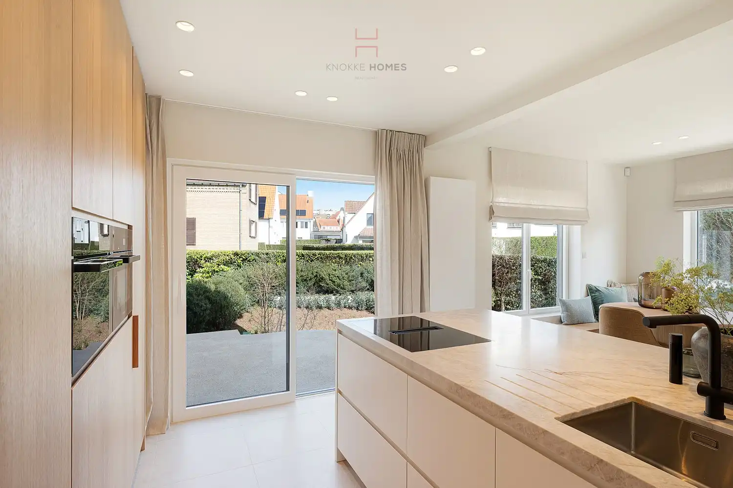 Uitzonderlijk gerenoveerde koppelvilla op topligging in Duinbergen foto 5