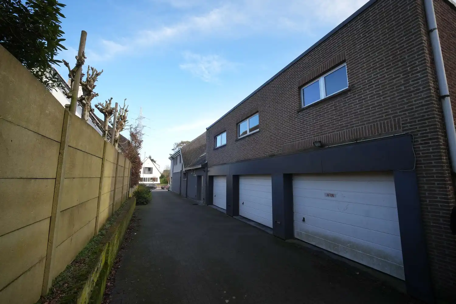 Ruim 3-slaapkamerappartement nabij centrum Genk met optie garage foto 19