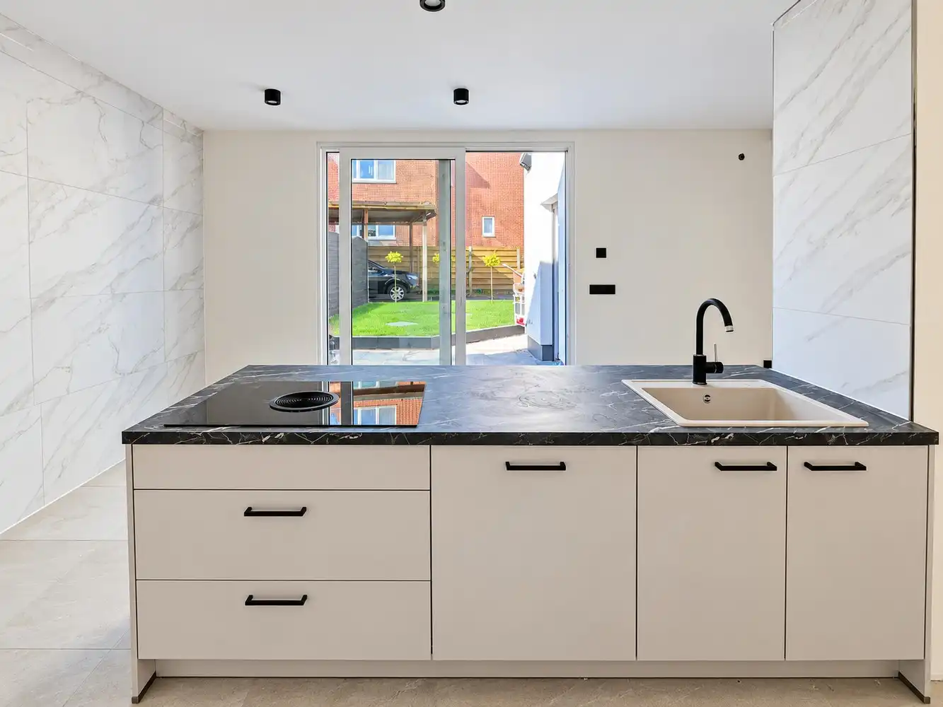 Volledig gerenoveerde woning met 3 slaapkamers te huur in het centrum van Lanaken foto 7