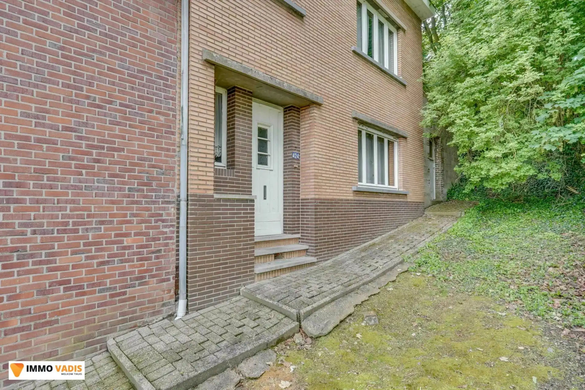 Huis  met 4 slaapkamers en dubbele garage foto 6