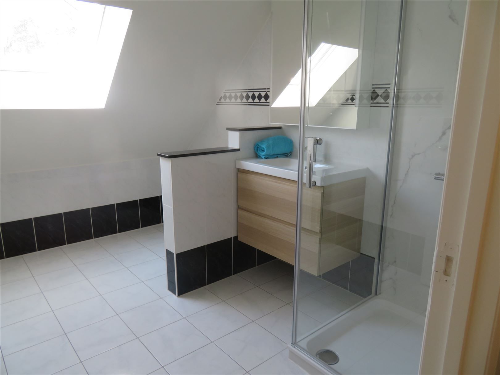 Instapklare villa met AIRCO met 4 slaapkame in Brasschaat! foto 15