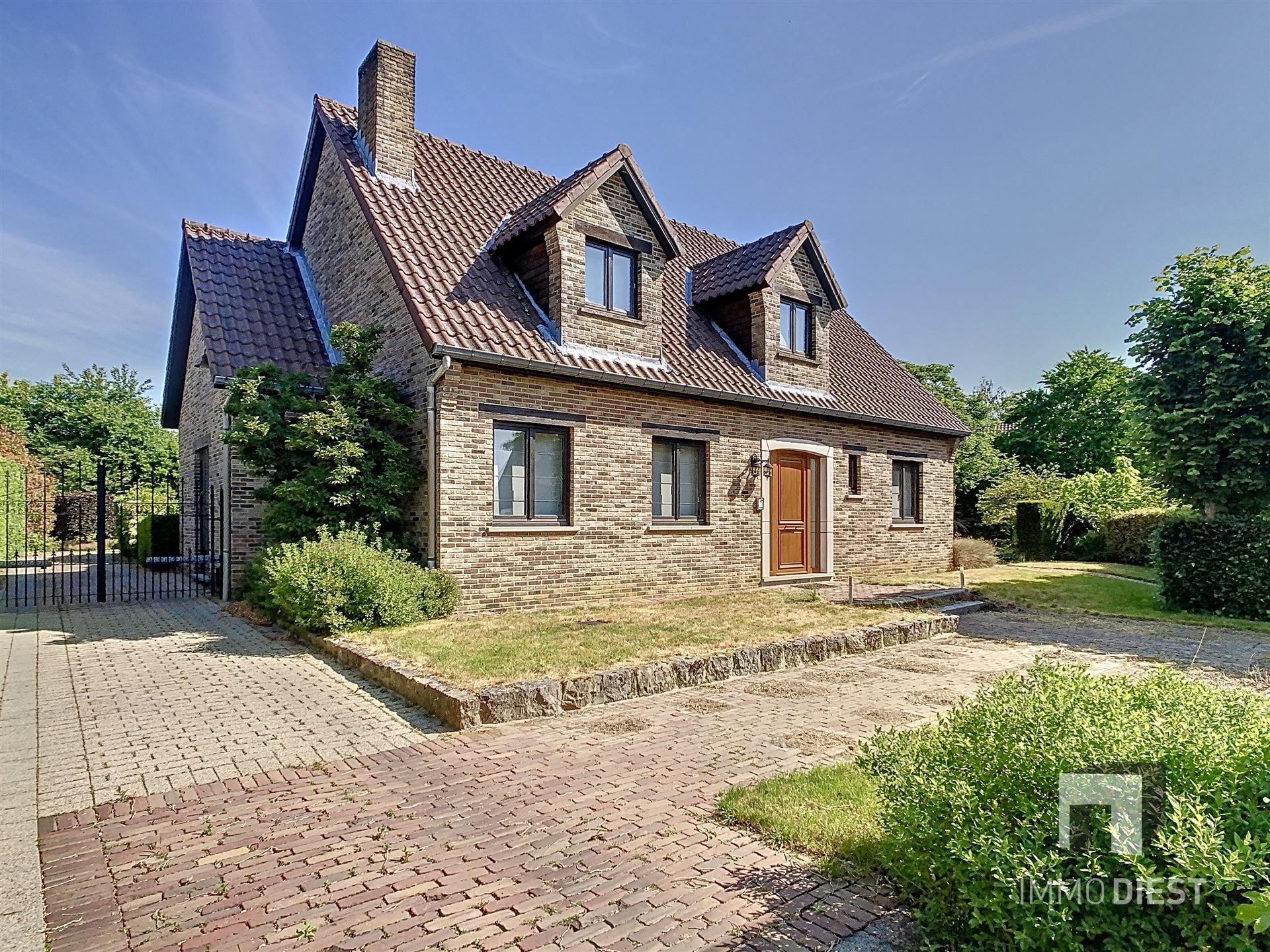 Woning met ruimte voor vrijberoep - 6 slpk foto 2