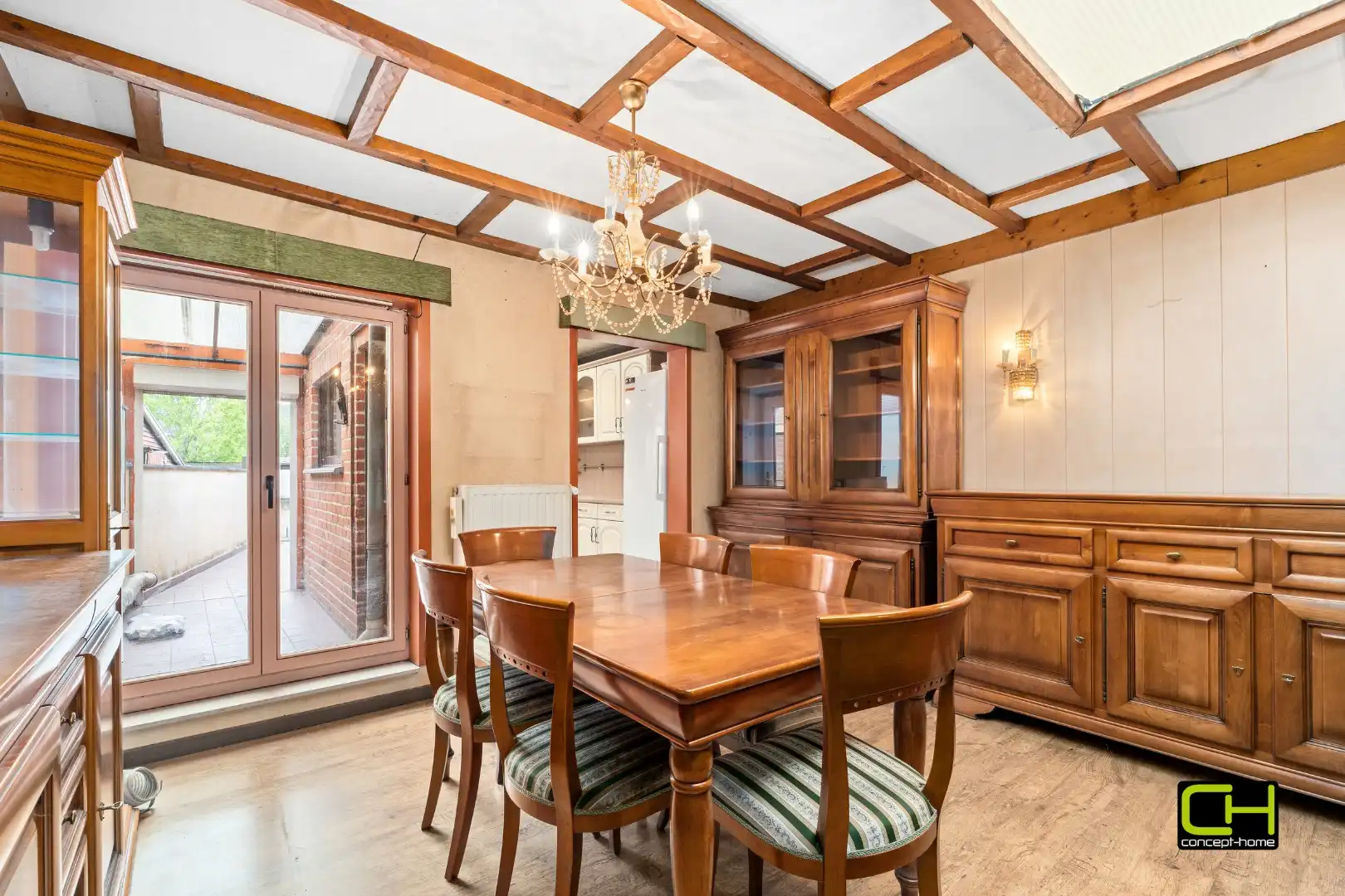 Te moderniseren woning met ruime tuin en mogelijkheden foto 3