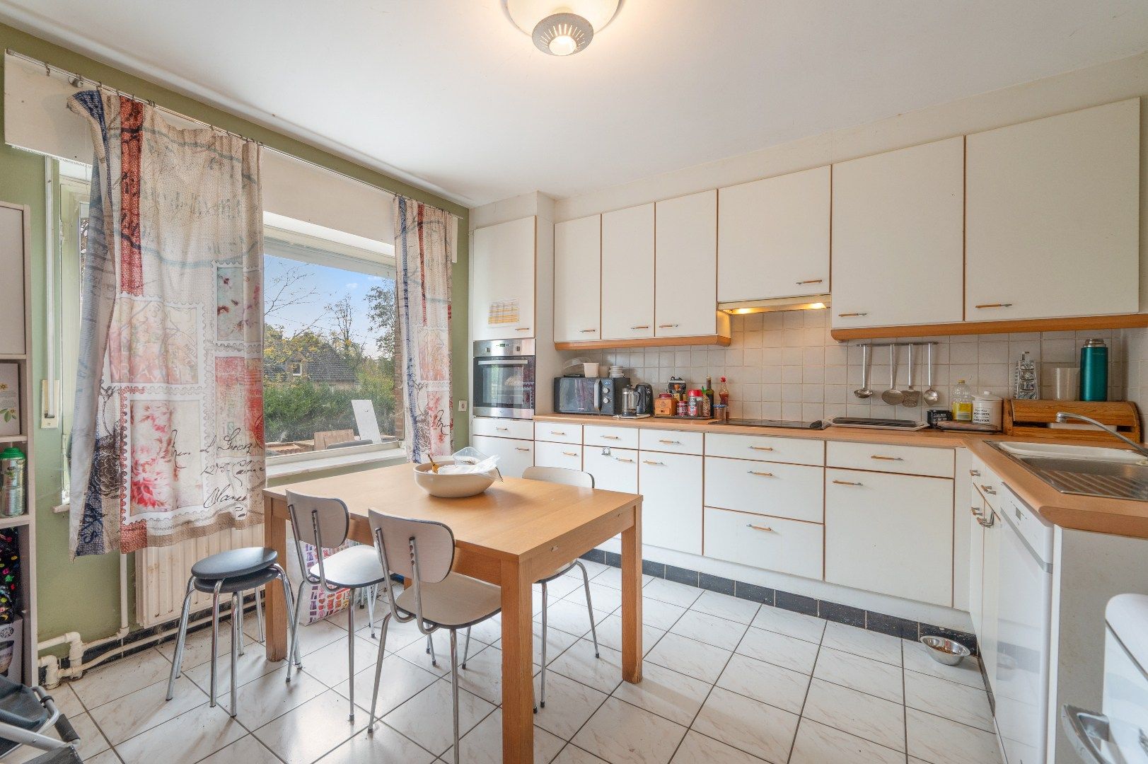 Te moderniseren, ruime half open bebouwing met 5 slaapkamers te Bertem foto 10