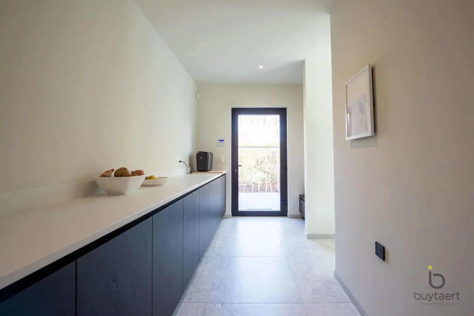 Knappe GELIJKVLOERSE villa + bijgebouw te Halle! foto 47