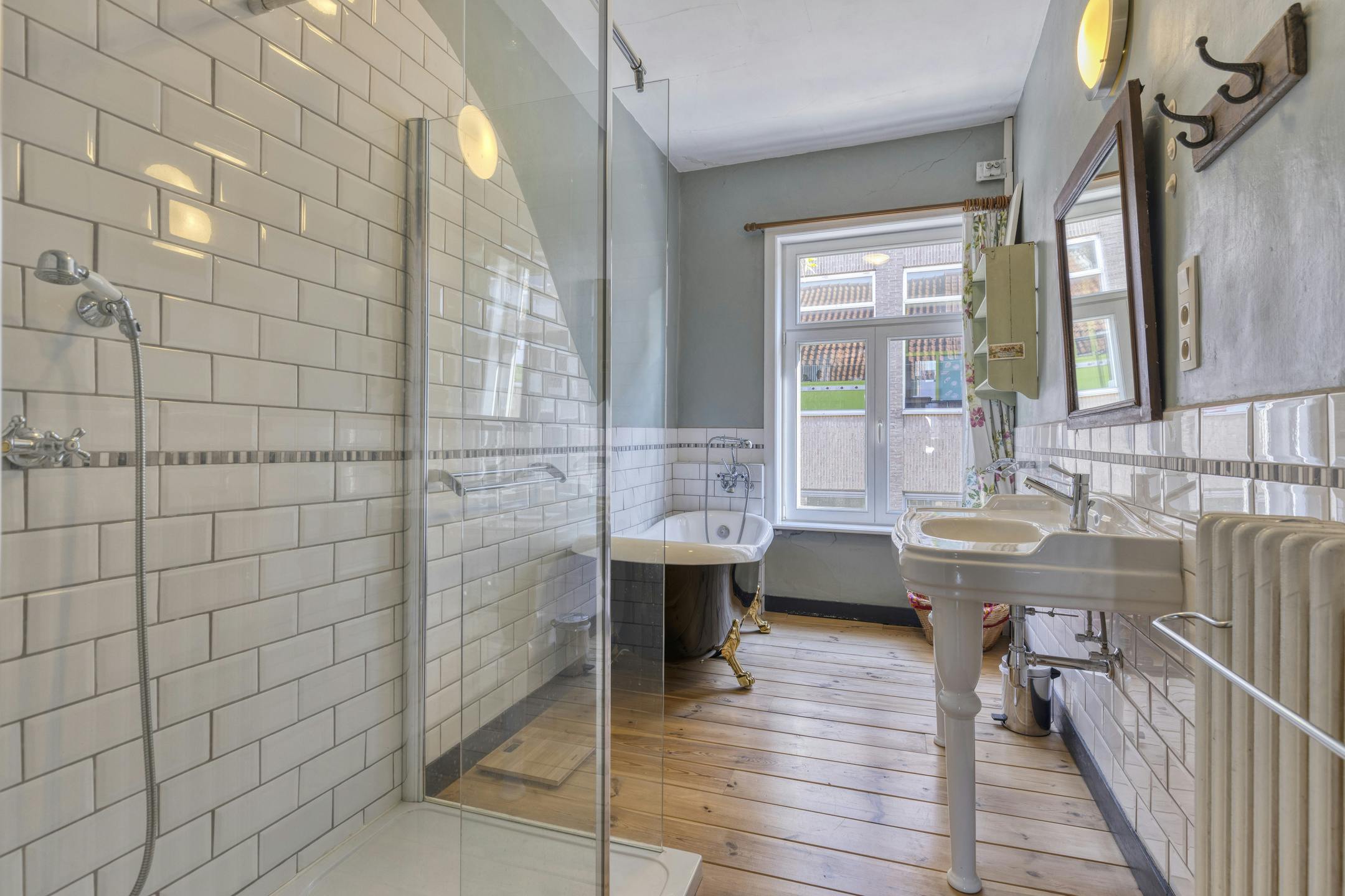 Charmevol huis met 4 slaapkamers, stadstuin in hartje Brugge foto 18