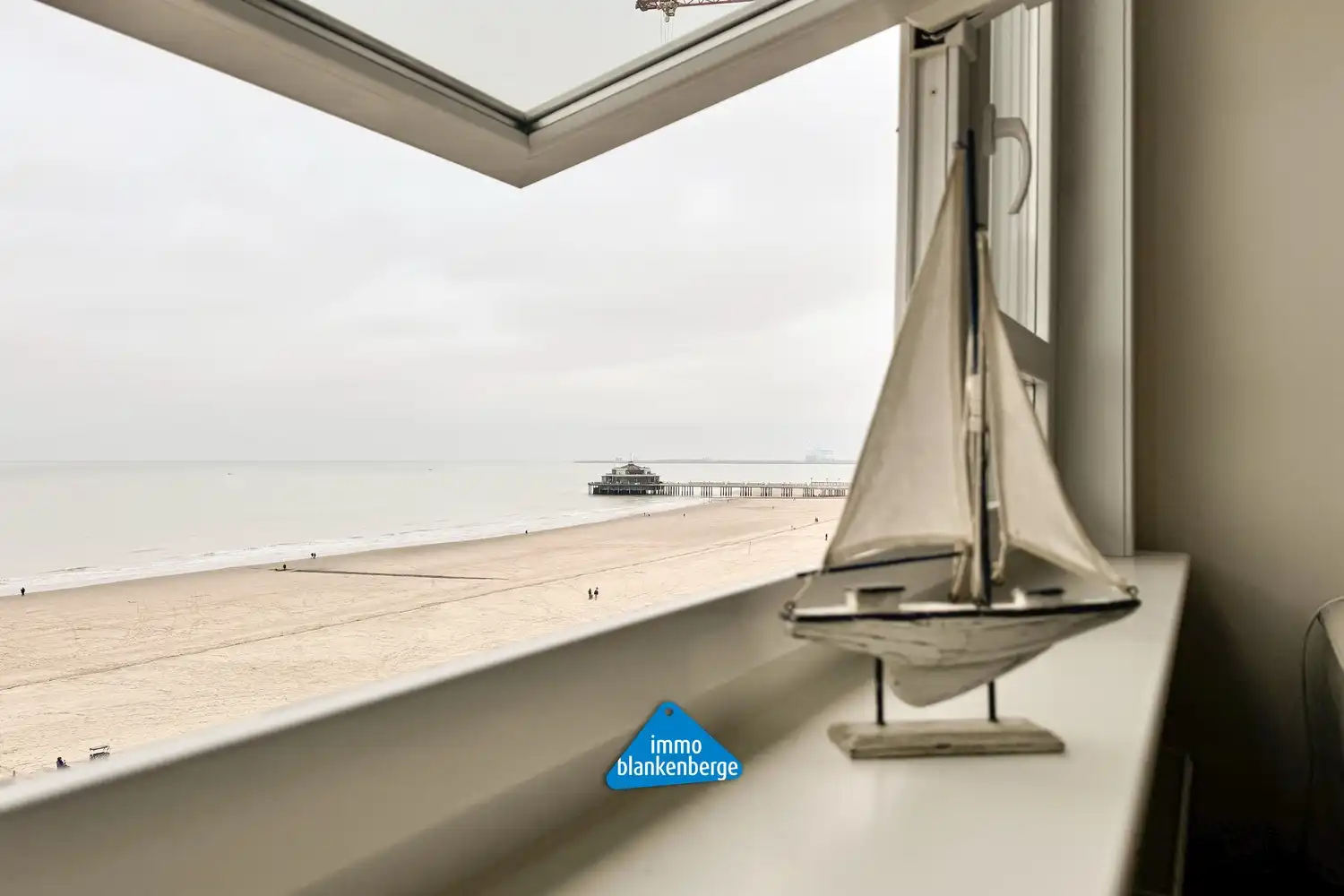 Droom aan Zee met 3 slaapkamers en Frontaal Zeezicht. foto {{pictureIndex}}