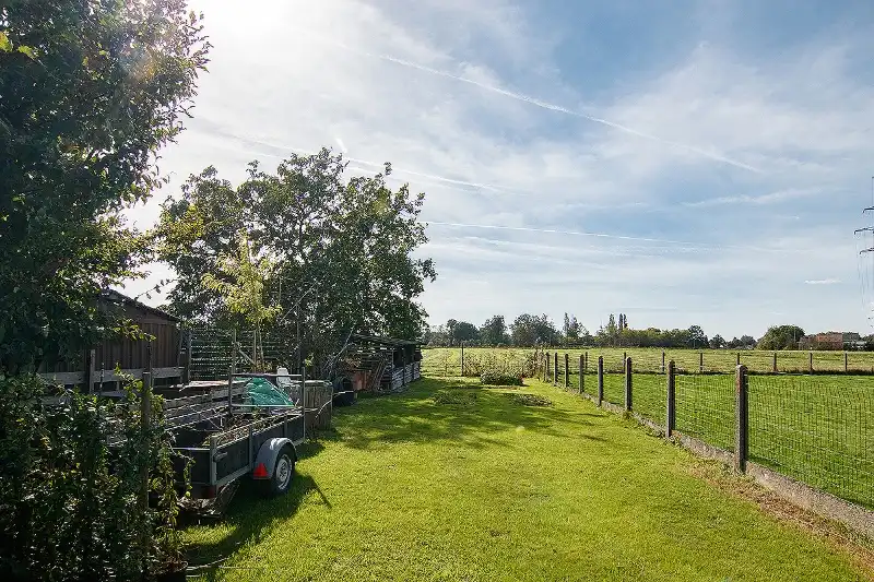 Zeer recent, doordacht en ingrijpend gerenoveerde gezinswoning gelegen op een zeer gewilde locatie! foto 35