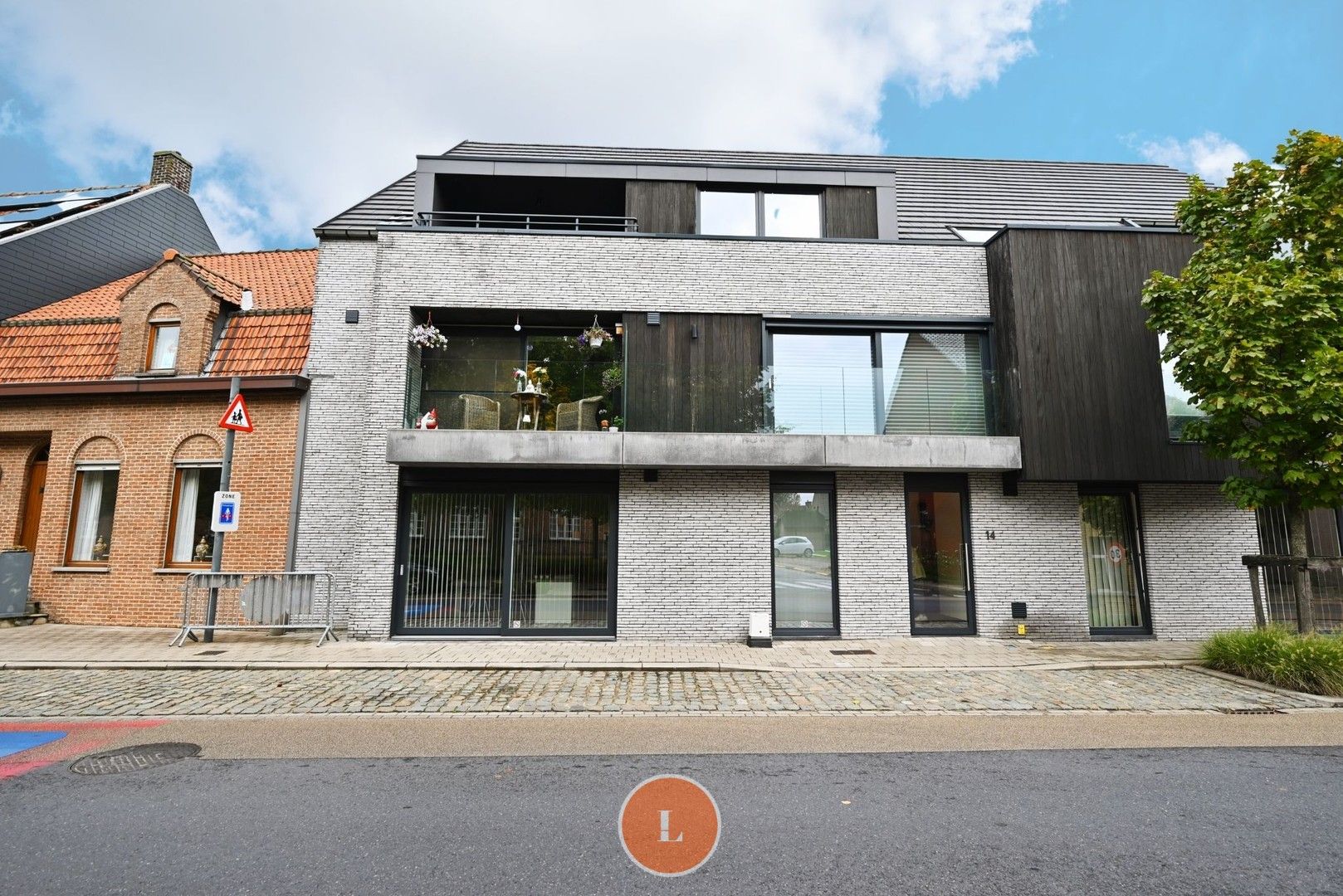 Recent gelijkvloers appartement in Geluwe (2017) foto {{pictureIndex}}