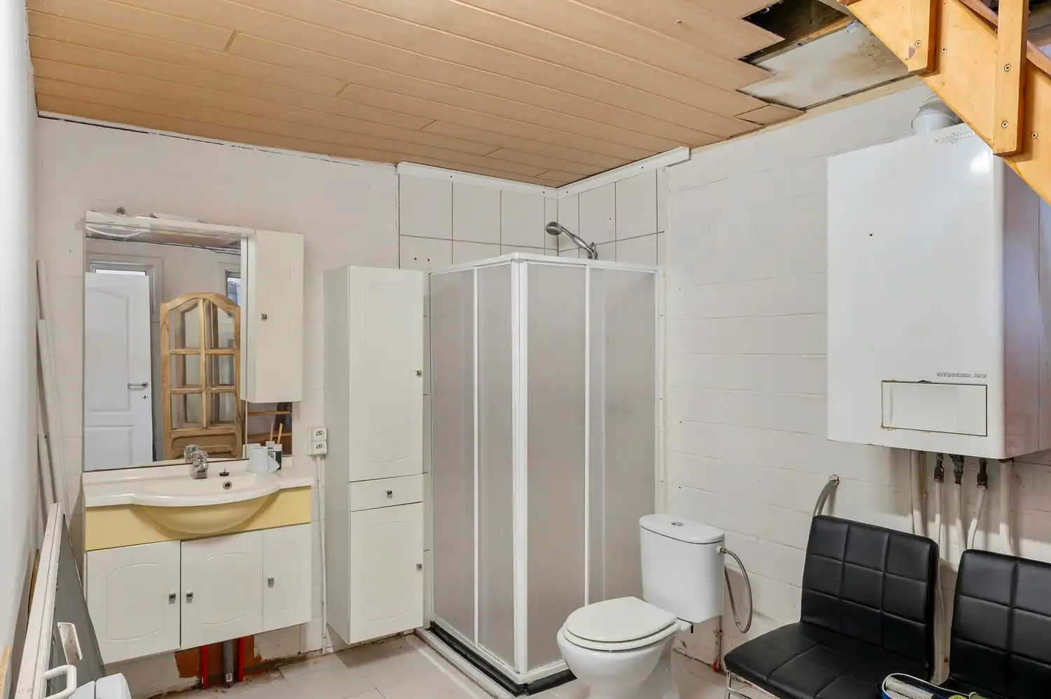 Ruime, instapklare pastorijwoning met bijgebouw op 1 180 m². foto 30