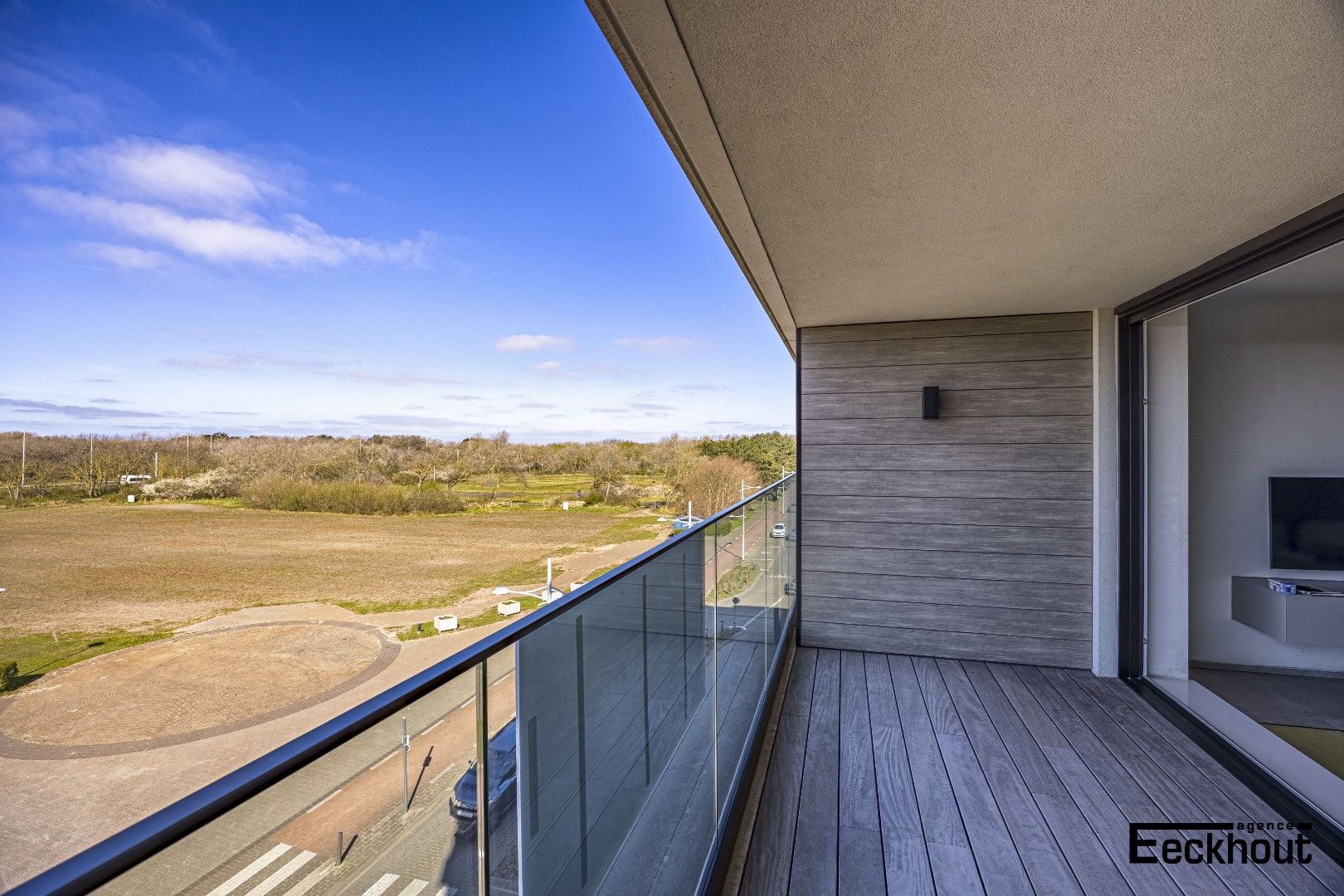 Ruim en modern appartement van 143 m² inclusief terrassen! foto {{pictureIndex}}