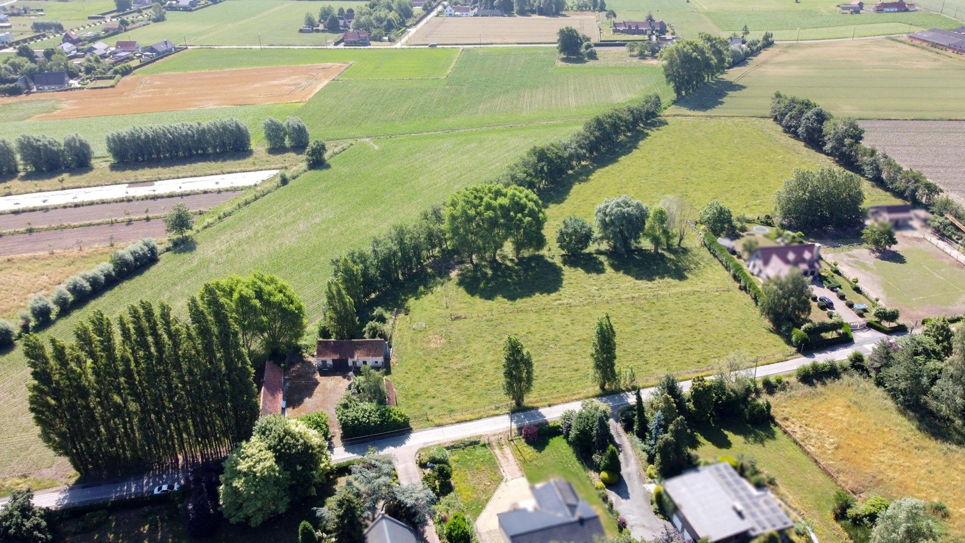 Te renoveren landelijke hoeve op prachtig perceel grond van ca. 2 hectare foto 2