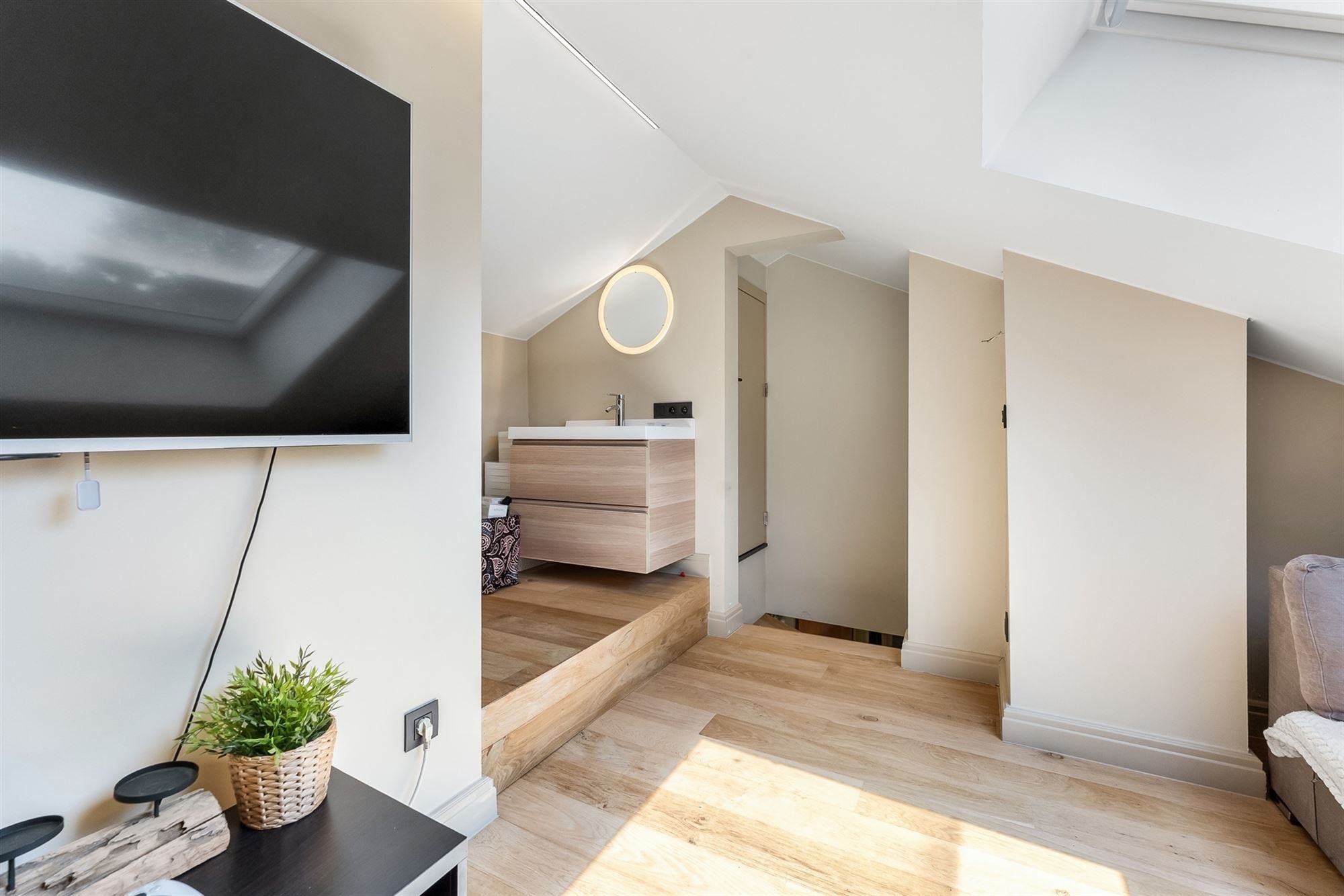 CHARMANTE WONING MET 5 SLAAPKAMERS OP UNIEK GELEGEN PERCEEL VAN 6600M² foto 22