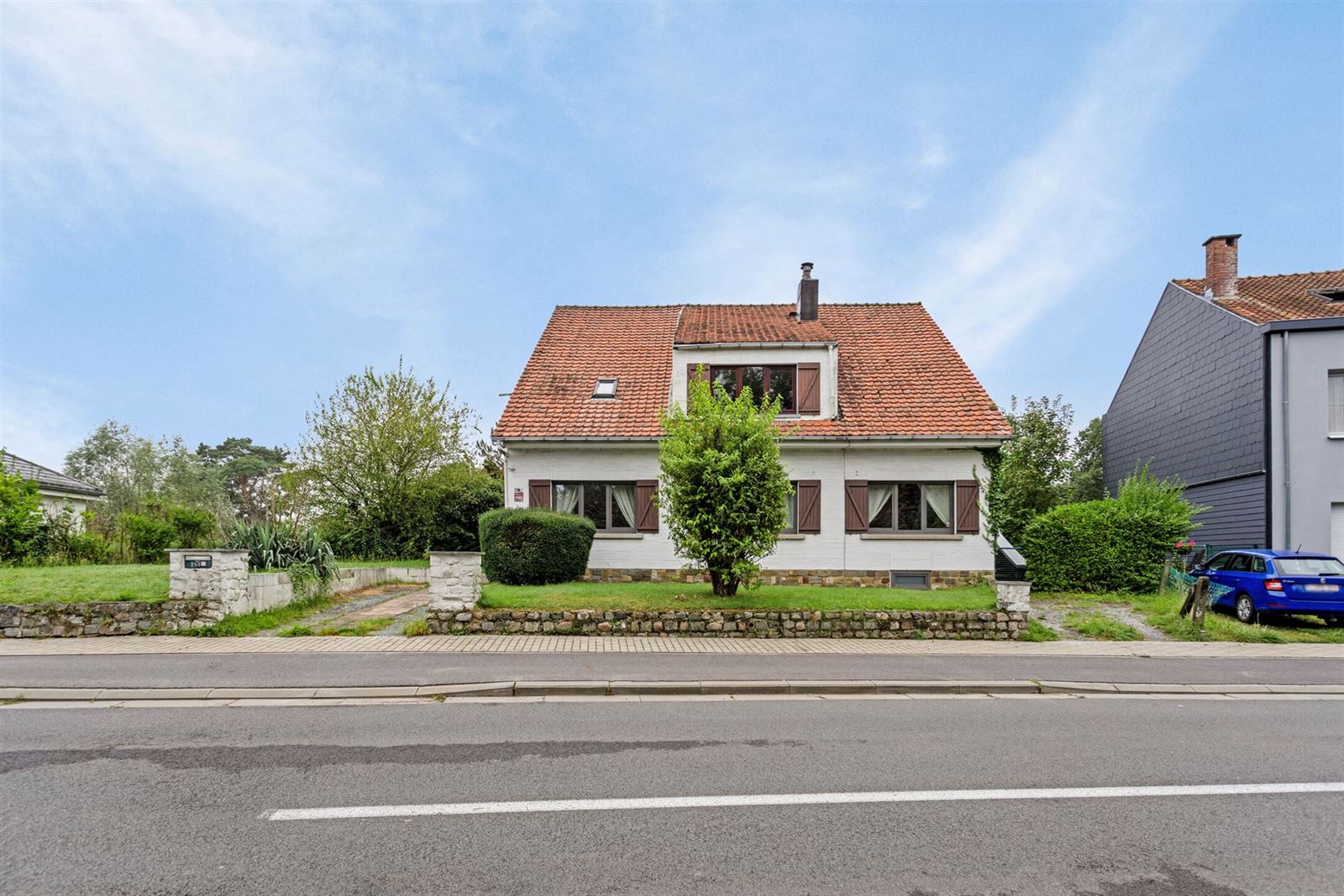 Te renoveren 4- gevel woning om 11are te Beersel  foto 1