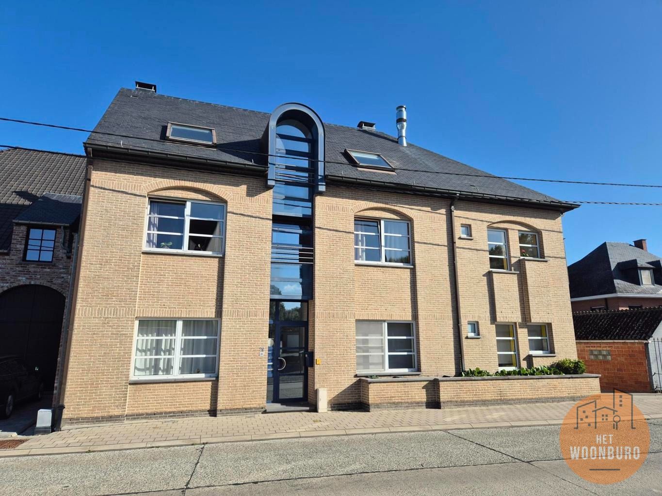 Appartement met 2 slpks, garage, autostaanplaats en kelder foto {{pictureIndex}}