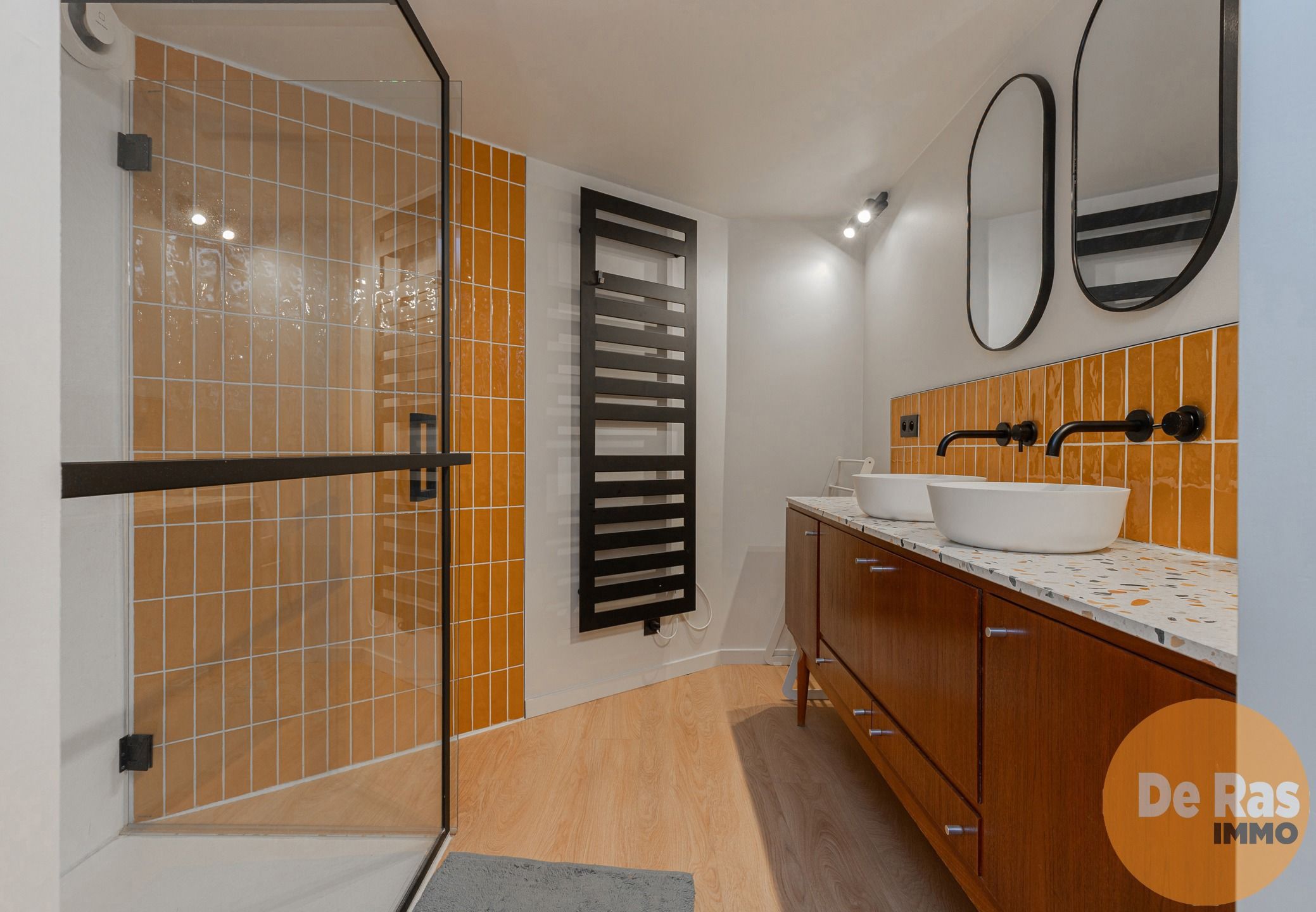 LEDE - Instapklare, centraal gelegen woning met 3 slpk foto 6