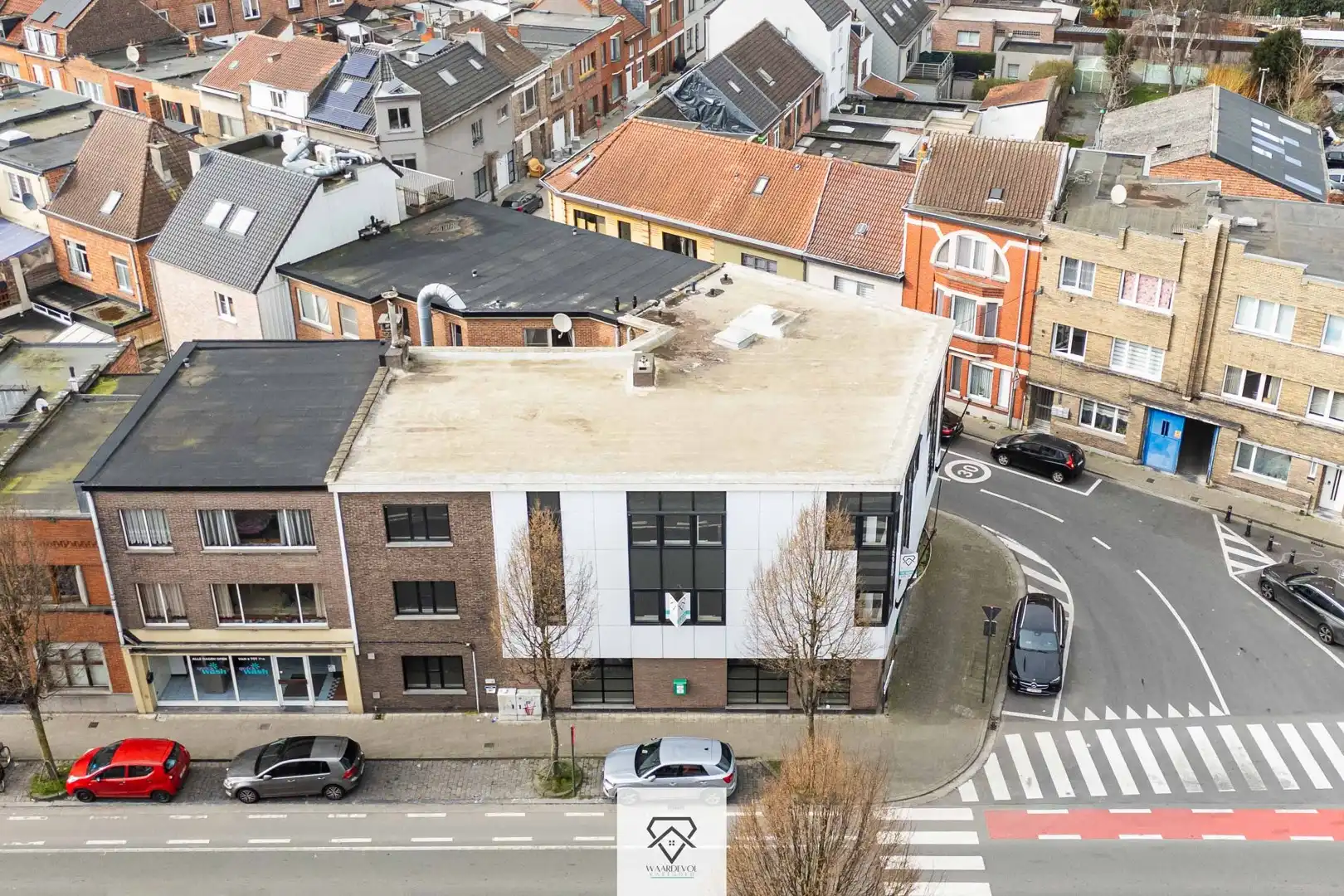Uniek hoekgebouw (737 m²) in Gent: Direct instapklaar óf herontwikkeling tot appartementen foto 5