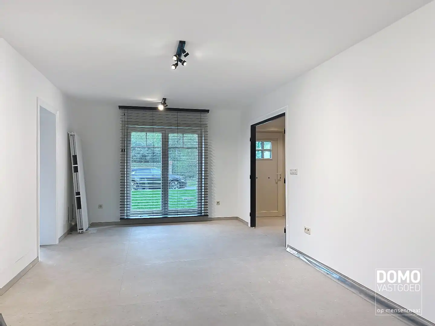 VOLLEDIG GERENOVEERDE WONING MET 3 SLAAPKAMERS EN ZUIDGERICHTE TUIN foto 6