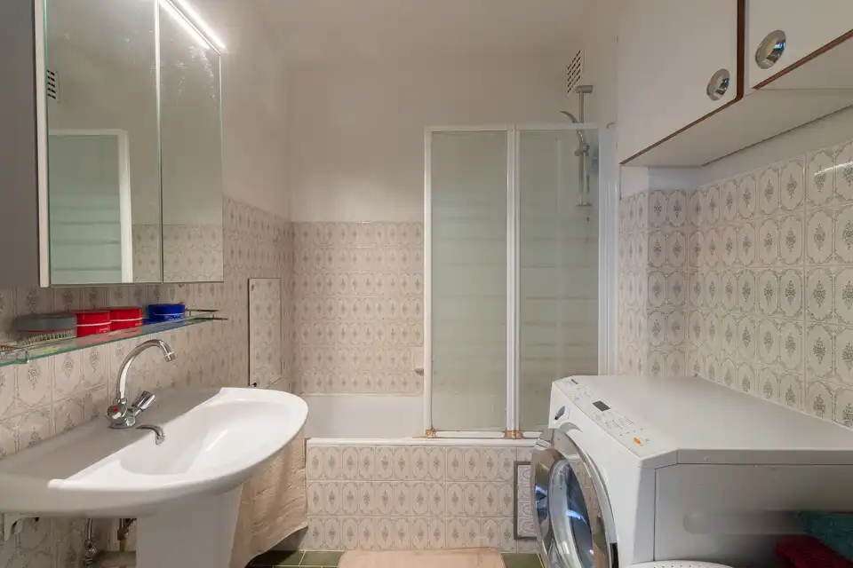 Te renoveren appartement met panoramisch zicht over Merksem foto 8